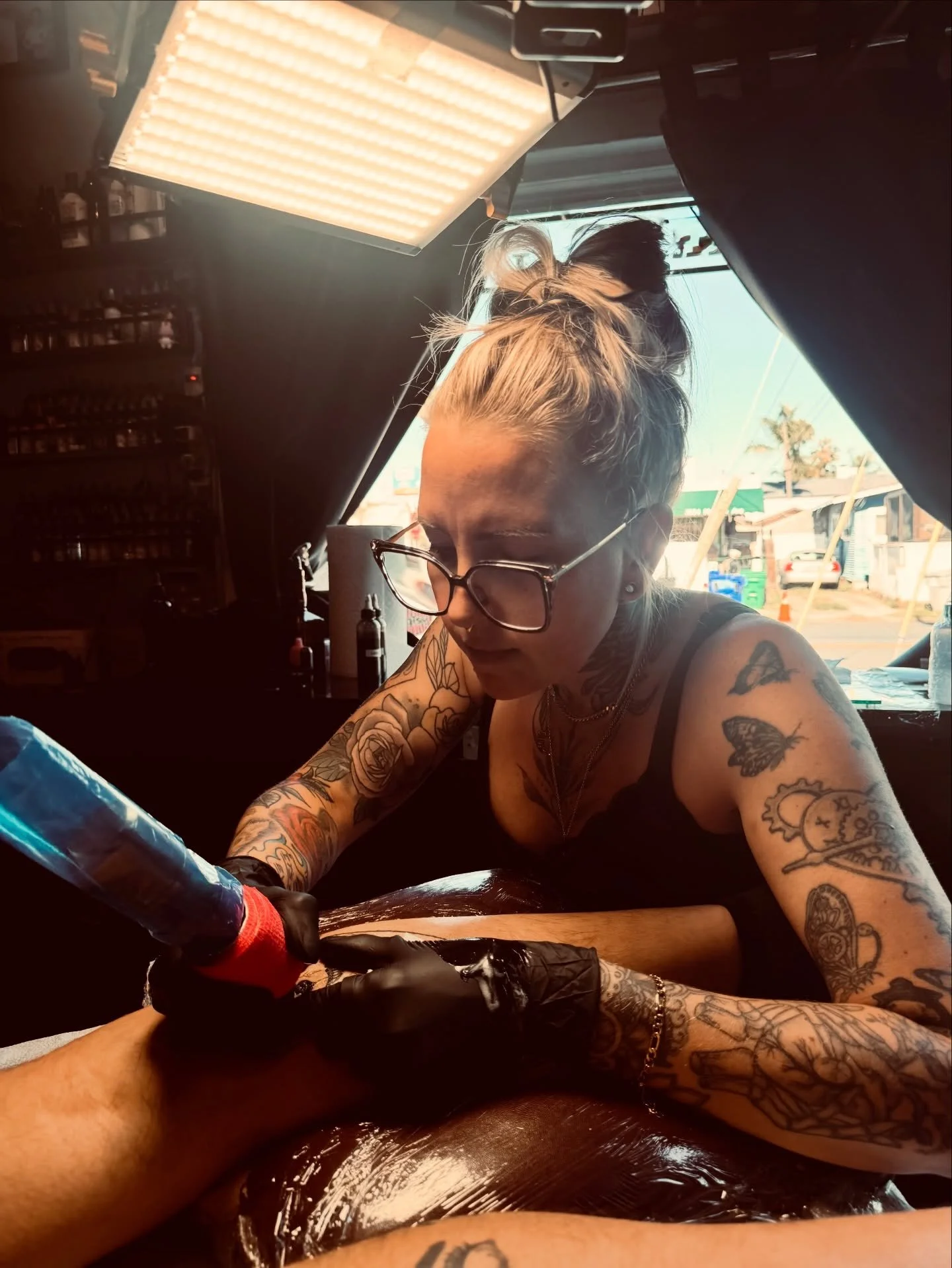 Week 4 of 52.. 

✨ Embraced slow mornings. 
✨ I ugly cried on the podcast @soft.pants.hard.truths 
✨ Head a lil sad? We got fancy. It helps, trust me. 
✨ I got my new batch of shirts (thanks @mikeydead / @theclubhousemfgco )
✨ @brianna._.schultz stim