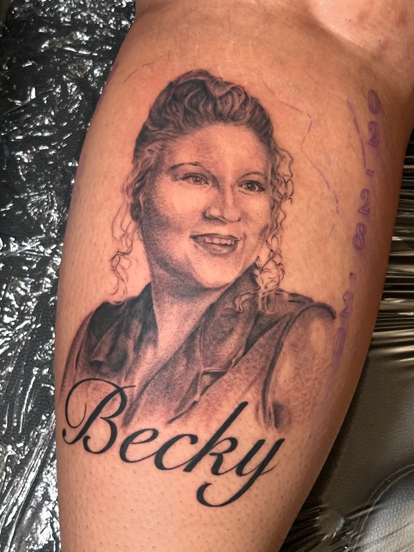Some pieces hit different.
I grew up around this woman&hellip; she poured into me the same way she poured into her kids.
Tattooing her portrait on my best friend&rsquo;s little sister felt like coming full circle.
An honor, a privilege, and a moment 