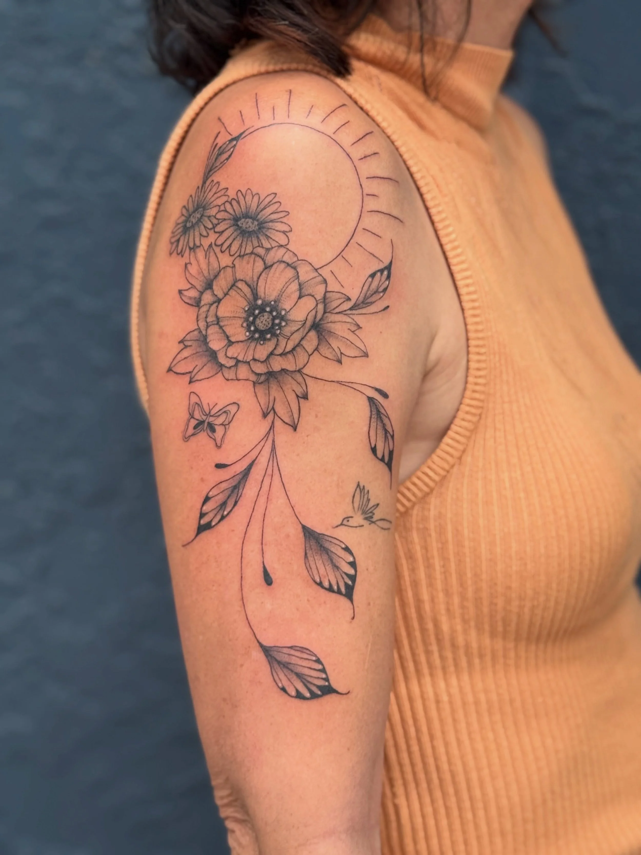 Would you get this style?
🌿 Yes
🖤 Not my style

Some people just want something pretty.
Some want a piece that feels like them. 🌙🌿 Thank you Jennifer for the trust, again. I loved creating this for you! 

#finelinetattoo #floraltattoo #sandiegota