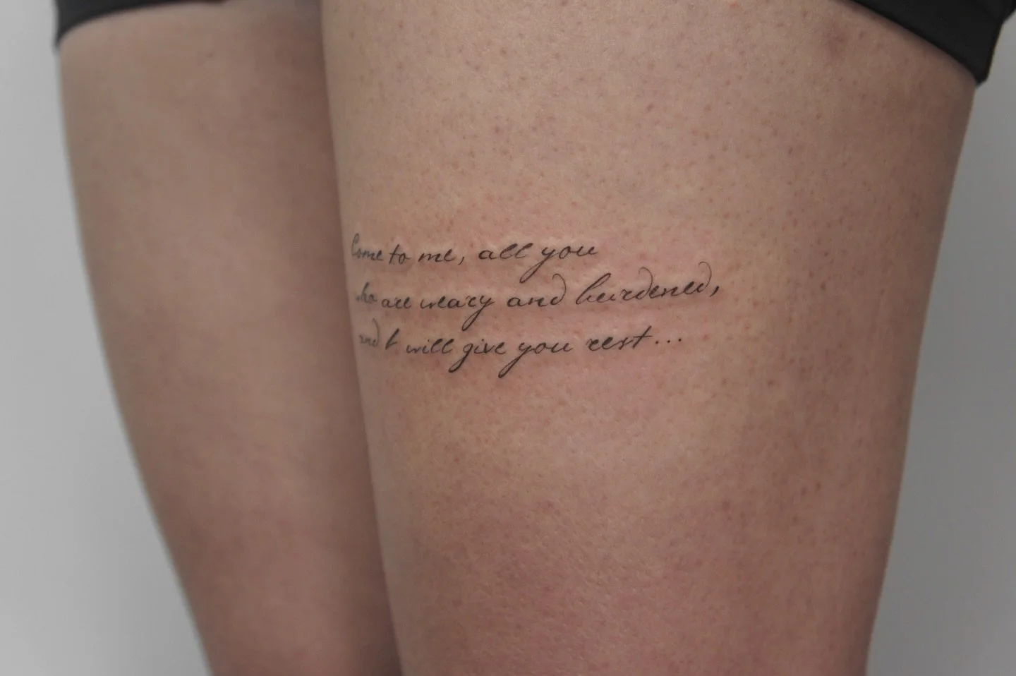 Pretty script on the thigh - positioned to be visible through a skirt/dress slit 🤭 Love this placement &amp; font

More calligraphy scripts please!!
#mississaugafineline #mississaugatattoos #calligraphytattoo