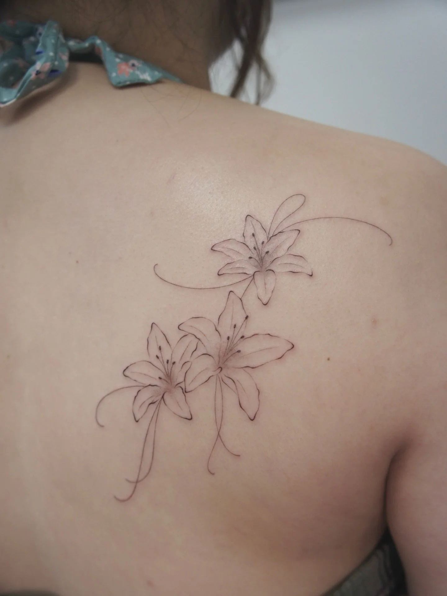Lily flash on back of shoulder !!

#mississaugatattoos #lilytattoo #oakvilletattoos