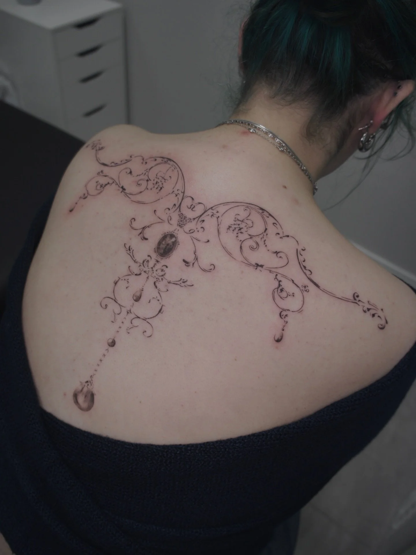 Feeling so grateful that I finally got to tattoo this flash design
⸜(｡˃ ᵕ ˂ )⸝♡ thank you Gabrielle

#mississaugatattoos #oakvilletattoos #ornamentaltattoo #torontotattoo #finelinemississauga