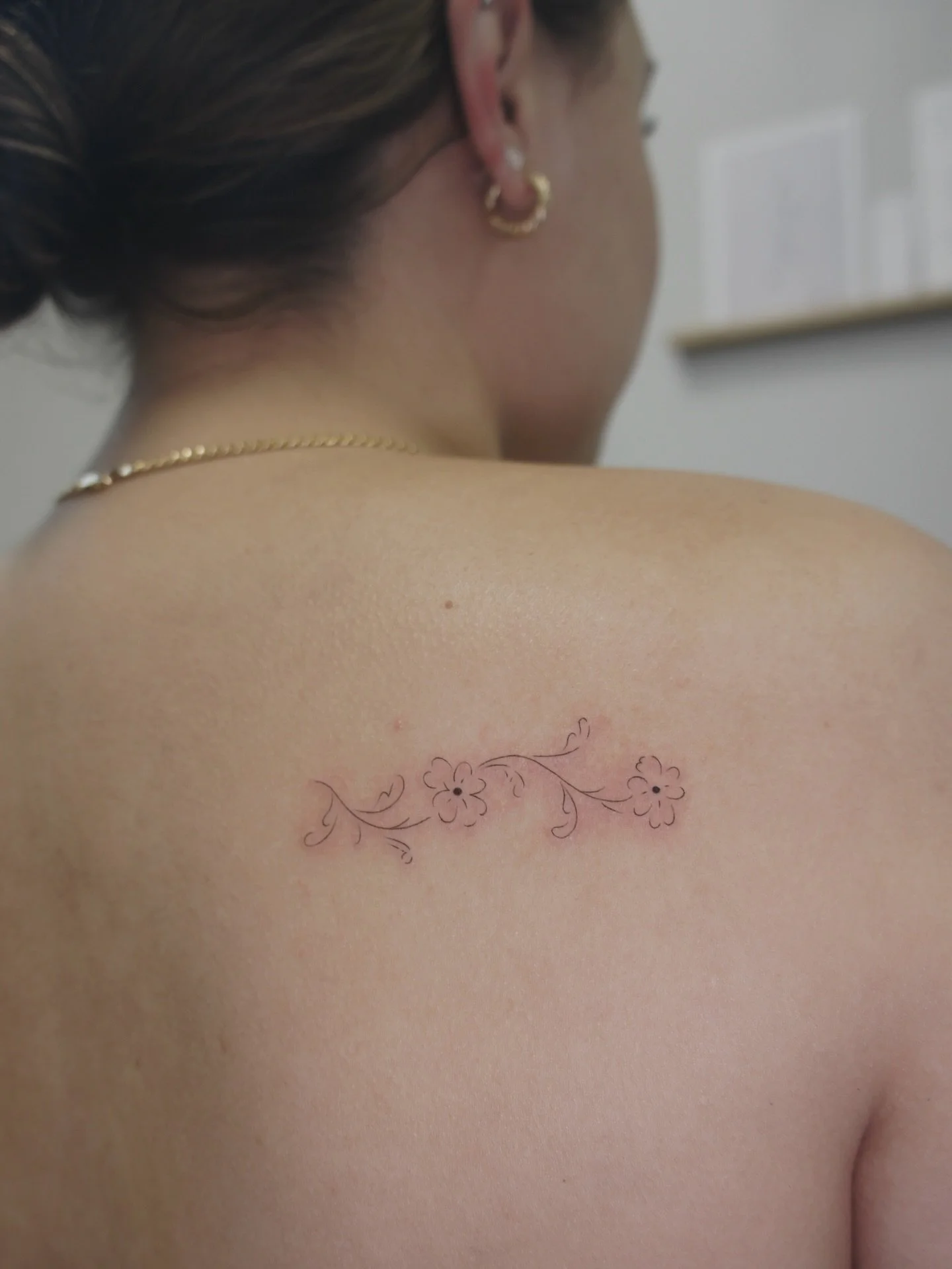 Little floral addition from my flash !! &deg;❀.࿔&deg;❀.࿔

#mississaugatattoo #smalltattoos #vintagetattooflash