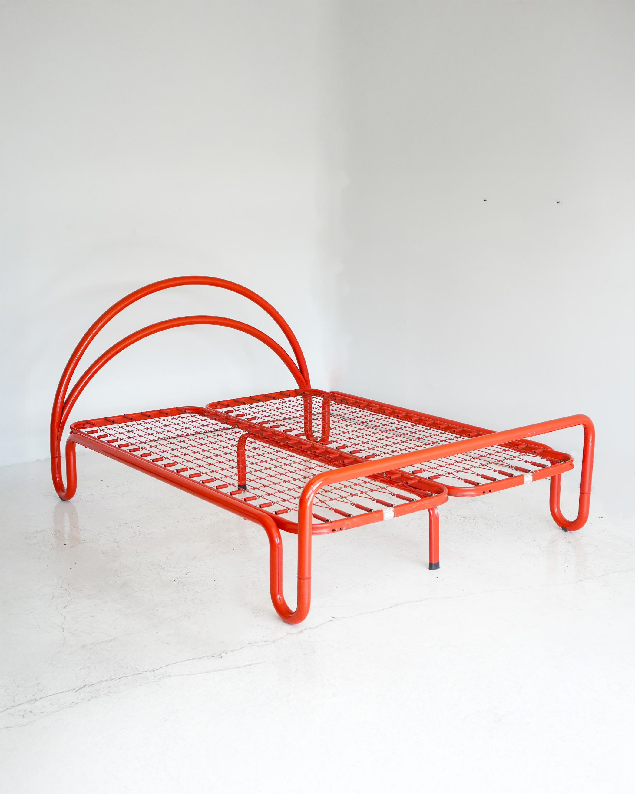 Titus Cosmos_Bed.png