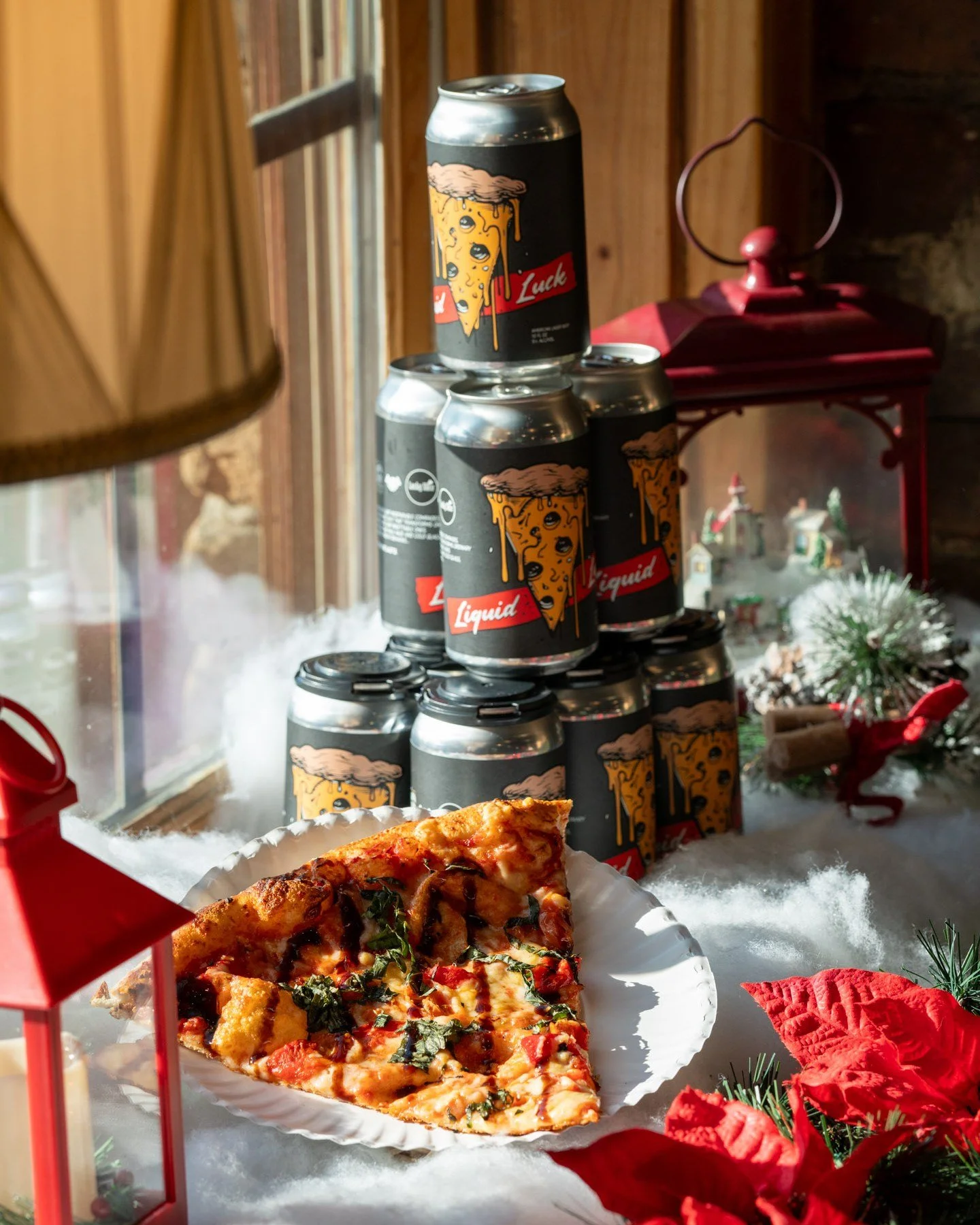 We all have that one friend that can't wait til Christmas to give a gift... It's us. We're that friend.

AND everyone with the Lucky Slice Pizza App downloaded will get a really good gift tomorrow morning! 

Don't have the app? Download and create yo