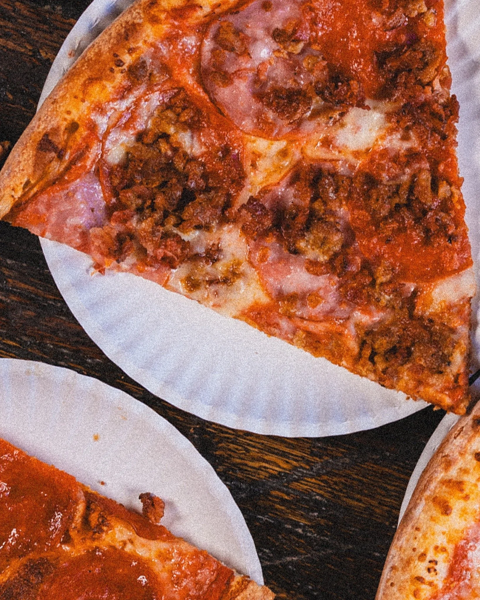 Honestly, who doesn&rsquo;t love getting exactly what they want, when they want it? Here&rsquo;s why pizza by the slice just makes so much sense: 

1. It&rsquo;s Fast, Fresh, and Ready When You Are
2. It&rsquo;s Easy on the Wallet
3. Everyone Gets Wh