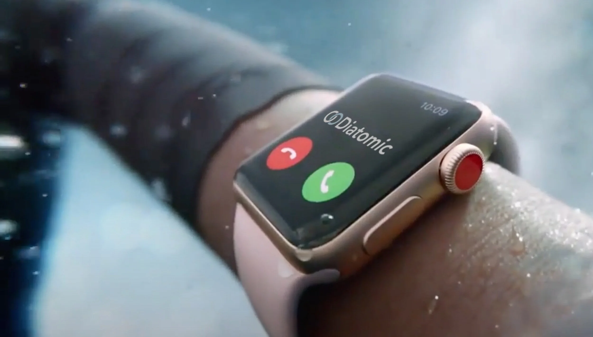 Diatomic_connected-watch.jpg