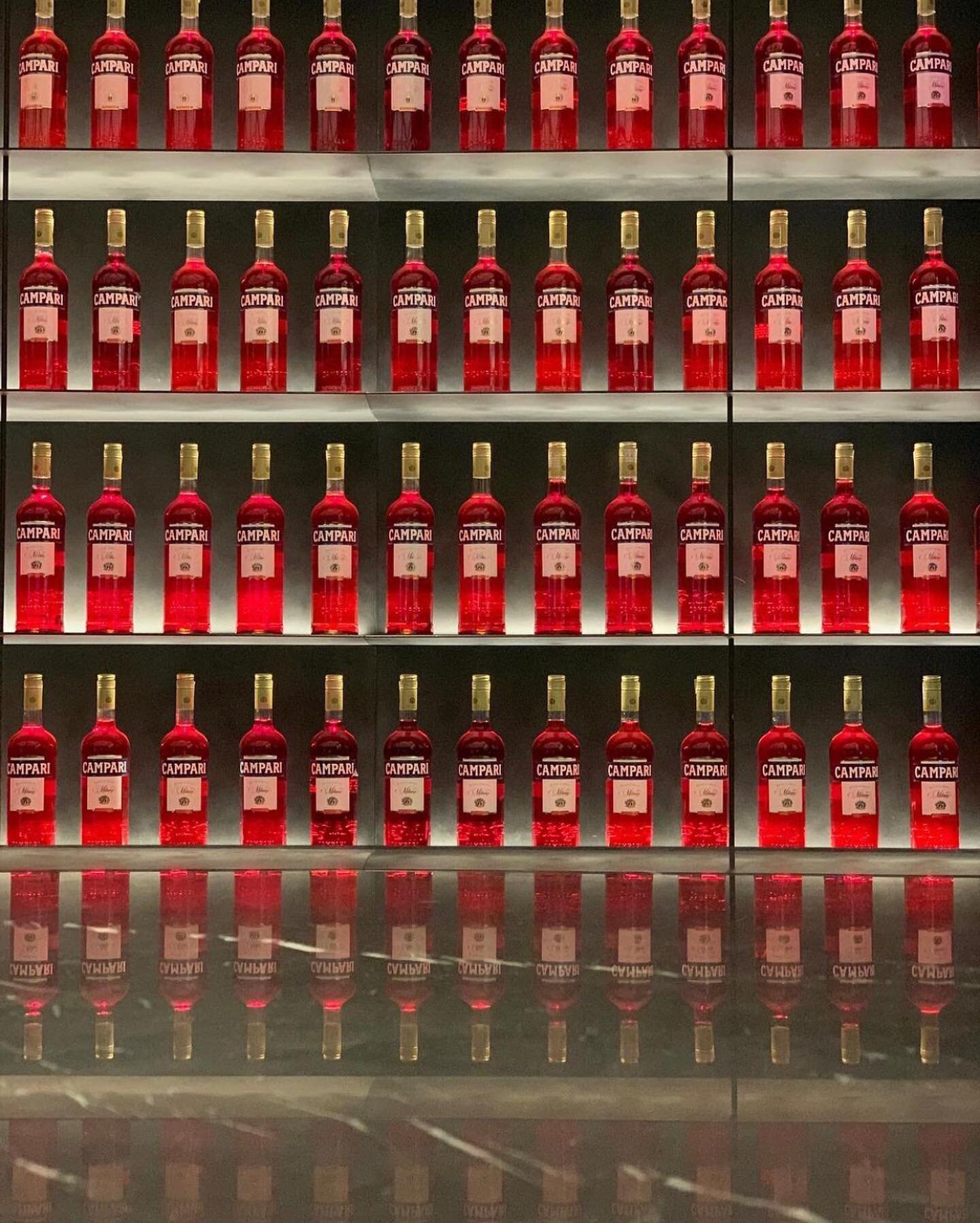 | 𝐒𝐢𝐦𝐩𝐥𝐲 𝐚 𝐦𝐚𝐭𝐭𝐞𝐫 𝐨𝐟 𝐠𝐨𝐨𝐝 𝐭𝐚𝐬𝐭𝐞.&trade;🩸

Celebrating the lifestyle &amp; spirit of the Negroni.

Join us: 
@negroni.szn #negroniszn 
negroniseason.com (link in bio)

📷 @cscotto16