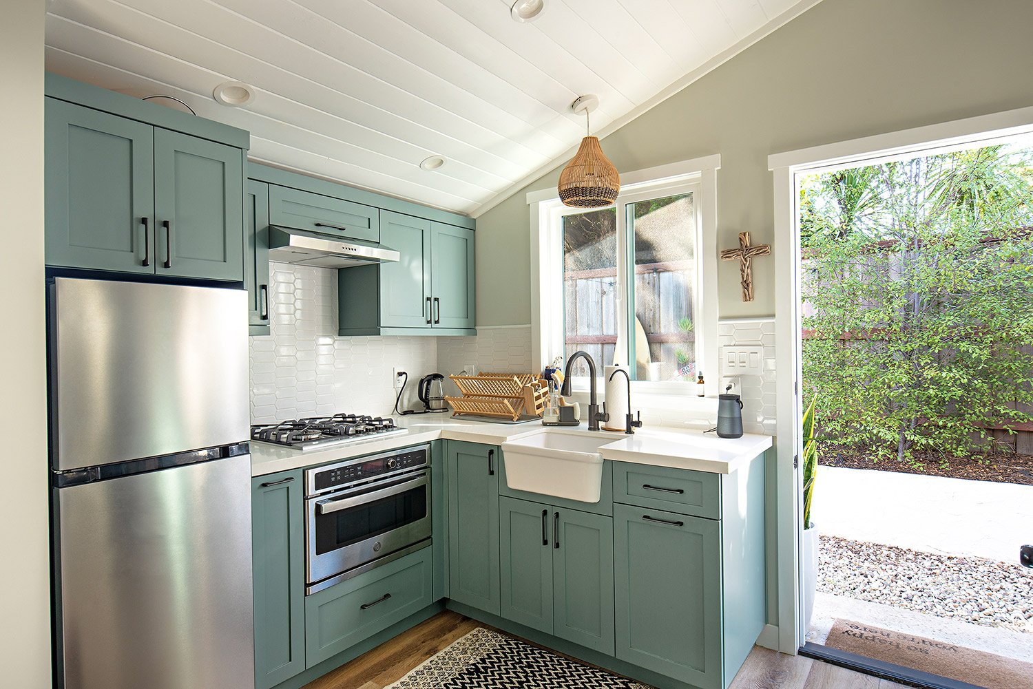 Real estate photo of bright and inviting kitchen space in Ojai