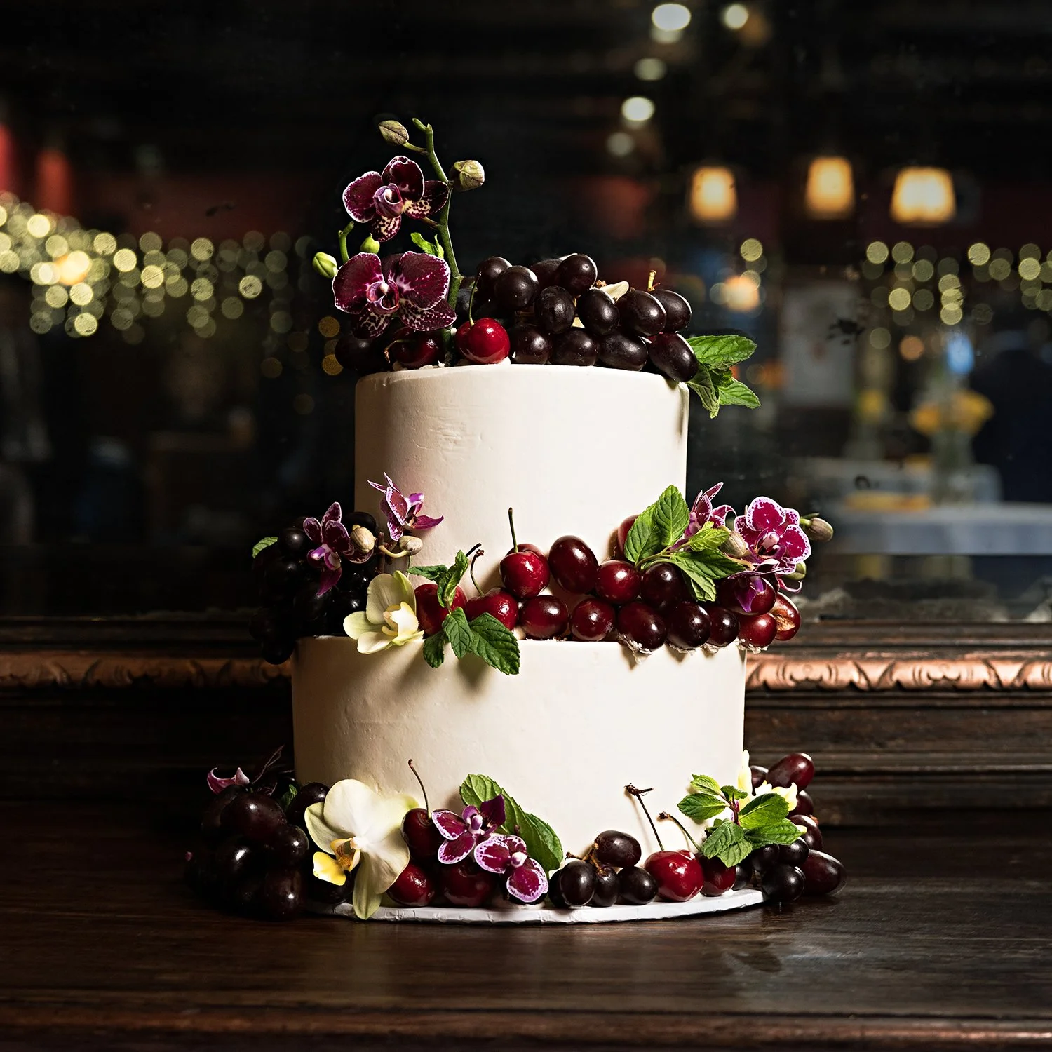 Wedding cake looking like fine art