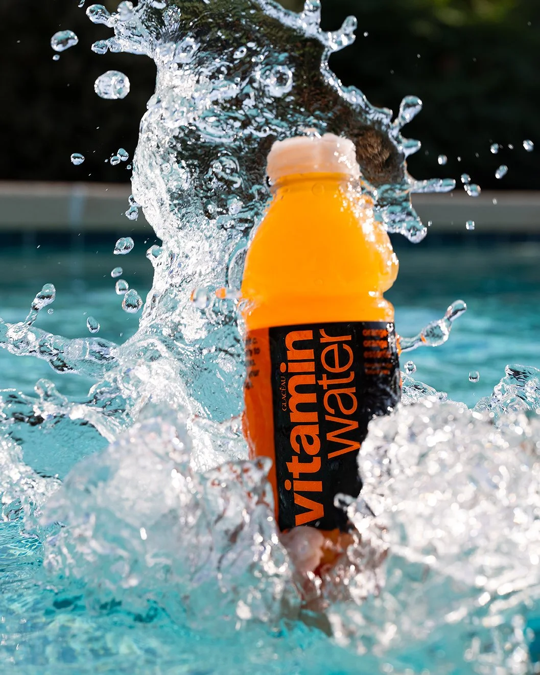 Vitamin Water summer  poolside campaign with use of water