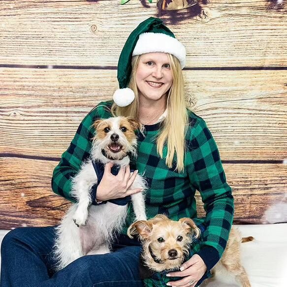 Cute doggies with their momma! Holiday mini sessions with Gold Leaf Photo Studio! 🌲🌲🌲