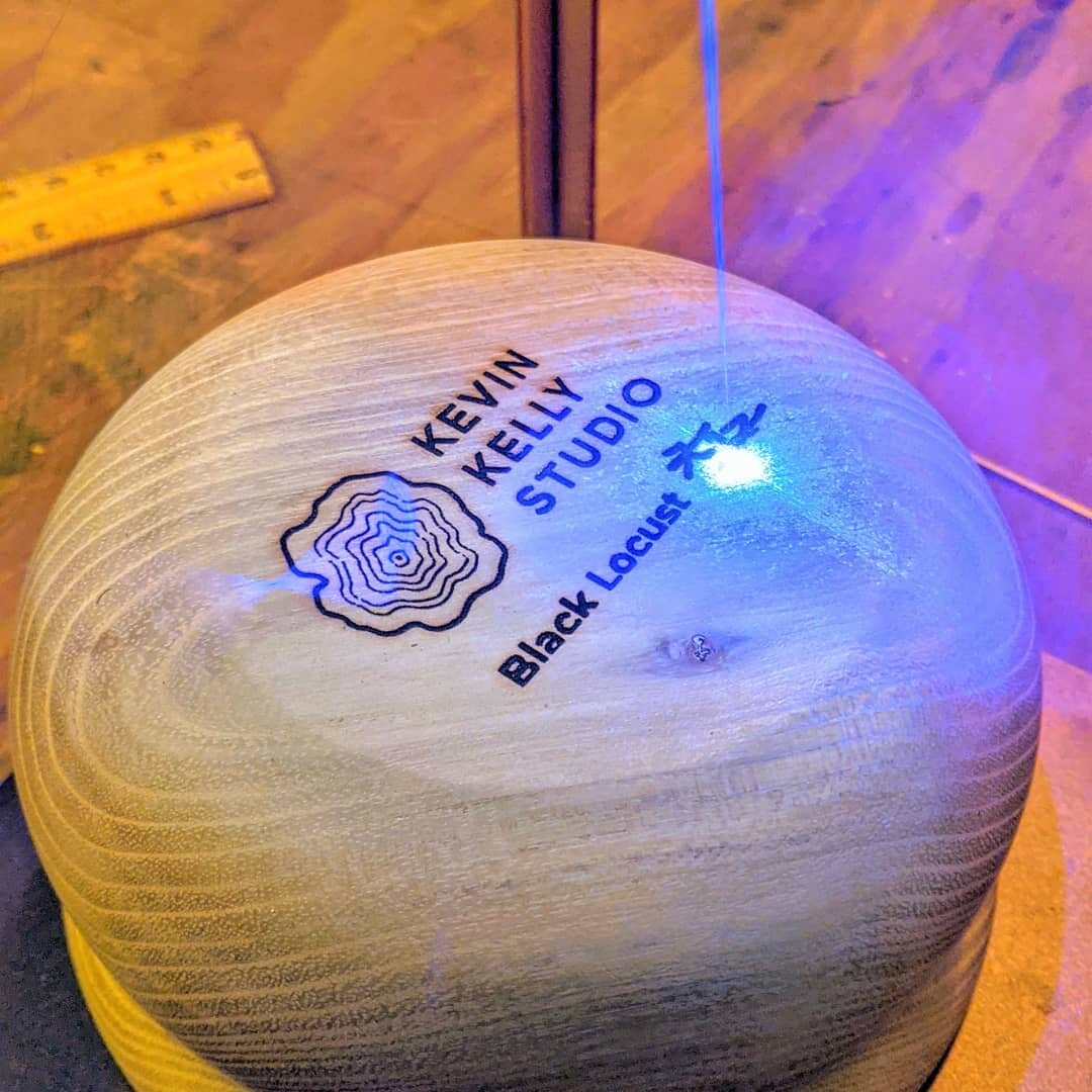Signing my bowls...with a LASER.
#signyourwork #artisan #bowlturning #laser