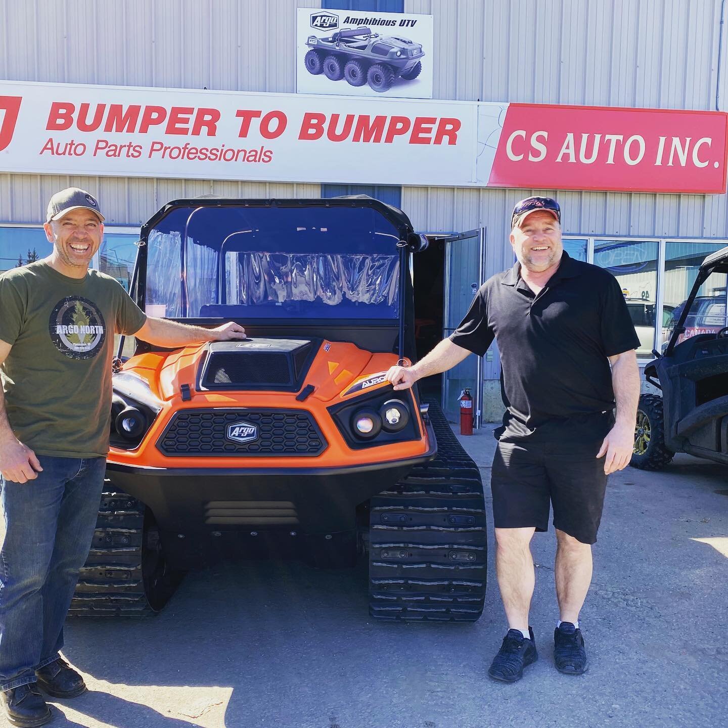Big thanks to Glen and his family on the recent purchase of his Aurora 950. 🌲
ARGO NORTH is the authorized ARGO dealer for Alberta North-East. Whether you&rsquo;re looking to purchase, rent or are needing maintenance on your unit, we&rsquo;ve got yo