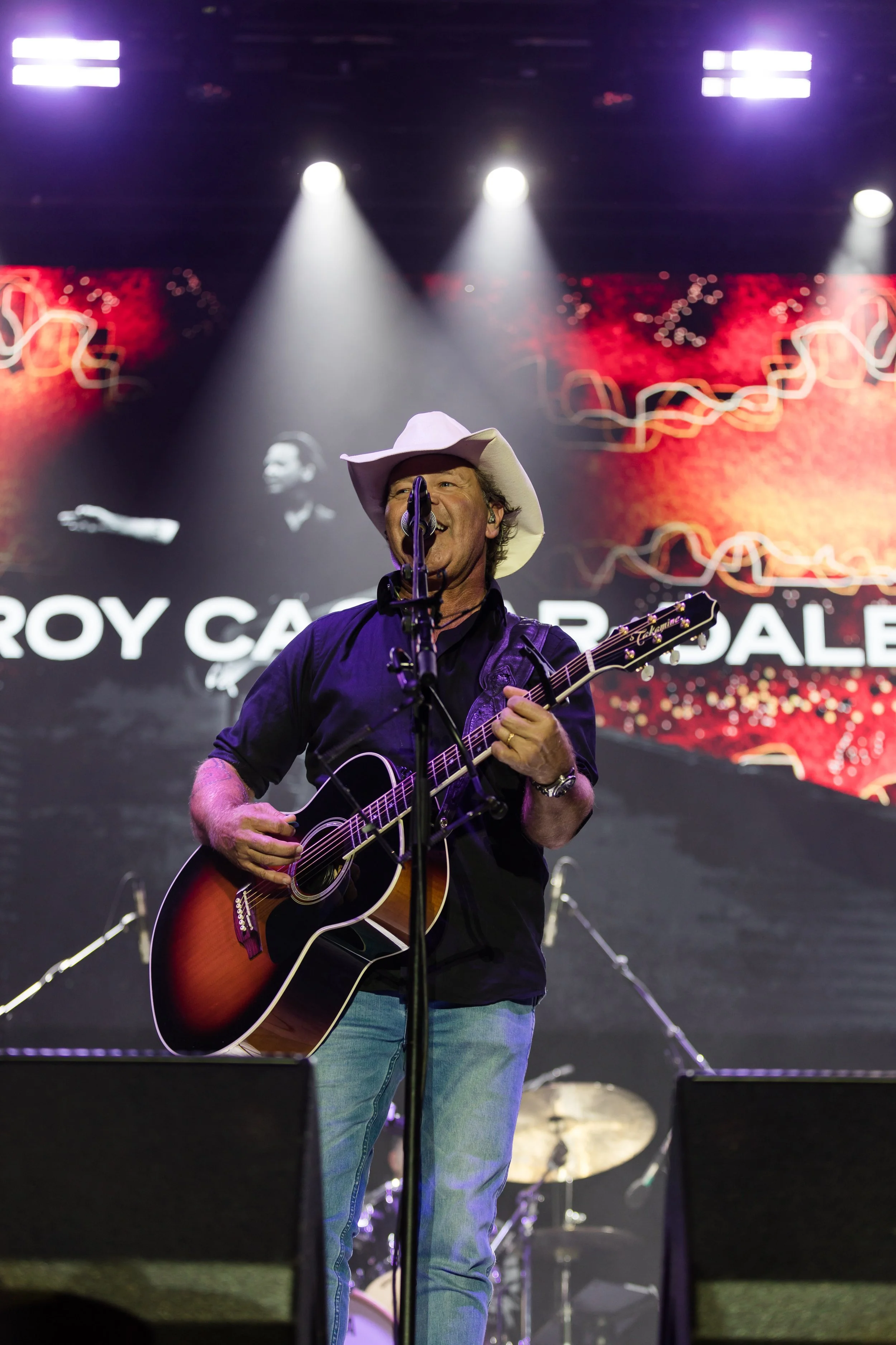 GippslandCountryMusicFestival2023_TroyCassar-Daly_KimKeltiePhotography_0H1A6507LowRes.jpg