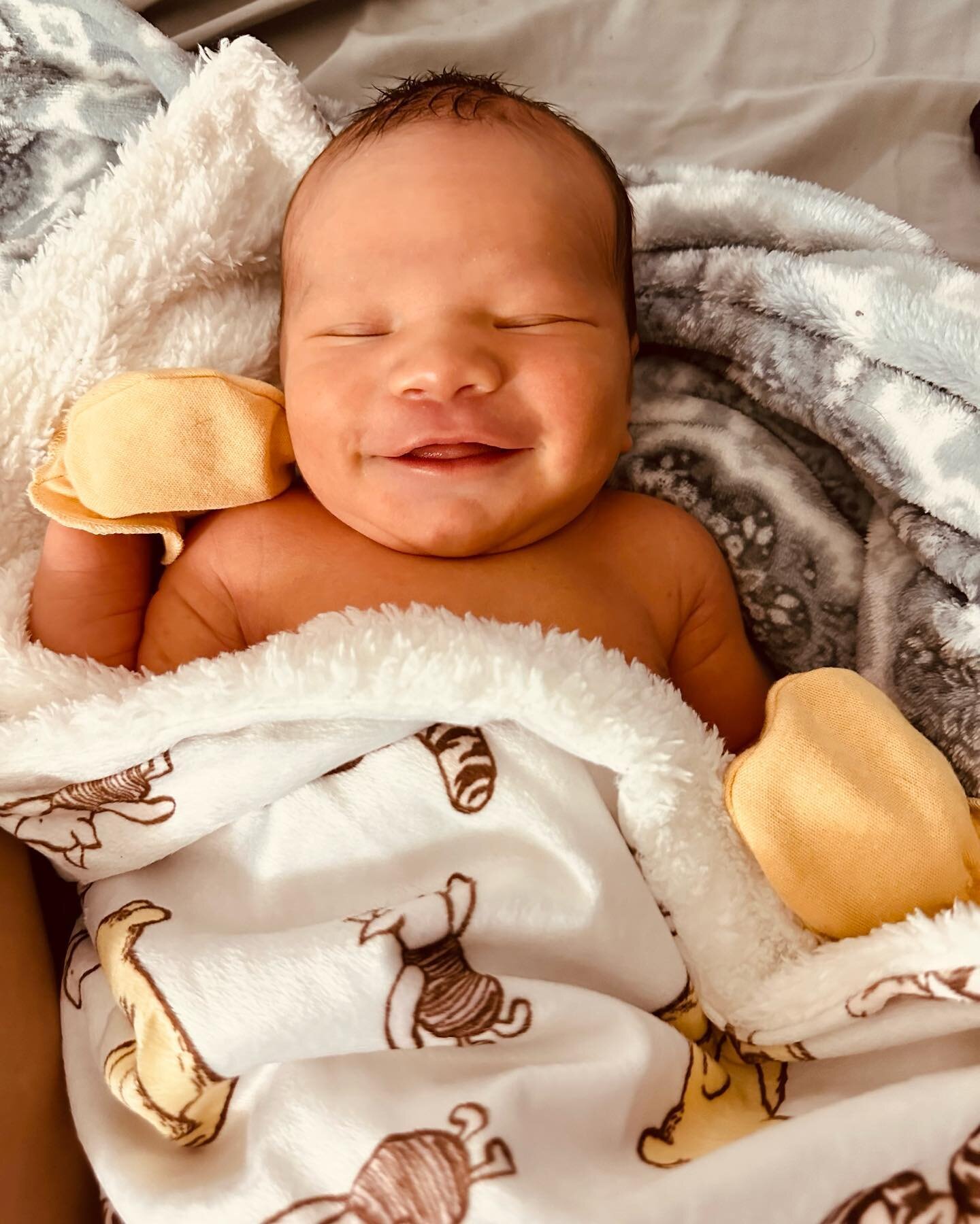 ❤️ Special Announcement ❤️ 
On,January 10 at 2:54am, Dakota, Summer &amp; big brother Jaycion welcomed baby Jahkiyus who weighed in at a whopping 9lbs10ozs to their family. This sweet little one is @605cannabis 1st baby born into our work family. @d_