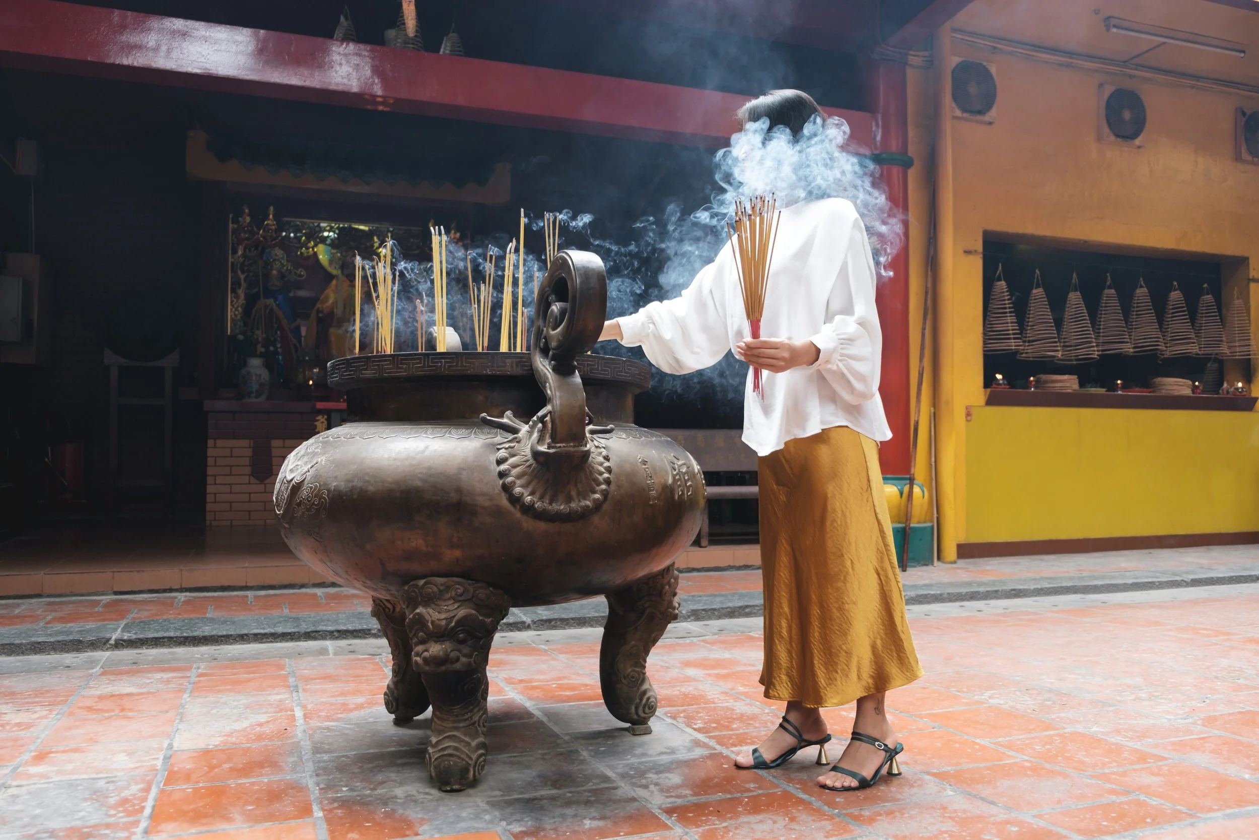 From bamboo to altar: the incense journey
