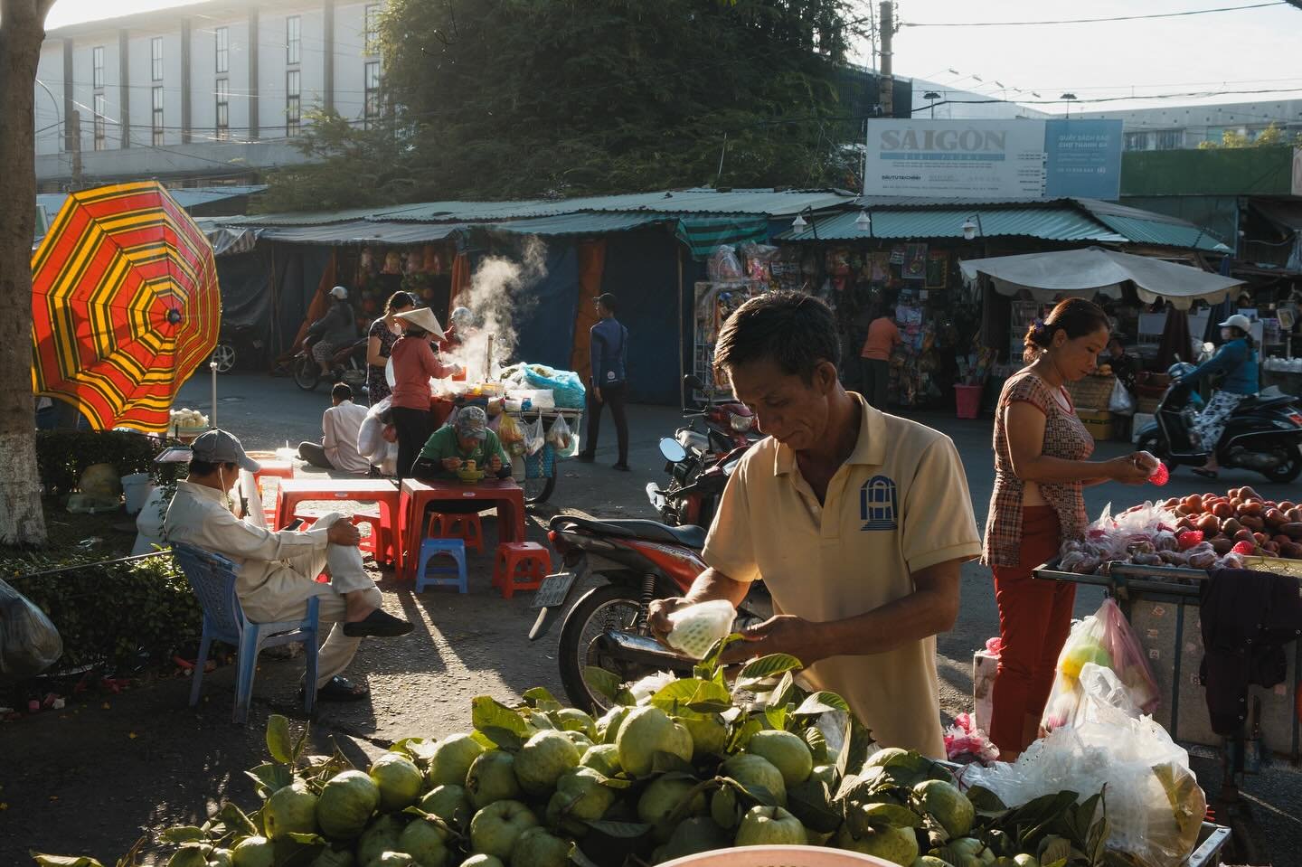 [SAIGON] S&agrave;i G&ograve;n đẹp lắm
&bull;
#MyVietnam #streetstyle #vietnamstreets #life_is_street #myspc #friendsinstreets #streethunters #trs_members #streetsansfrontieres #spicollective #infinity_street #magnumphotos #yourshotphotographer #repo