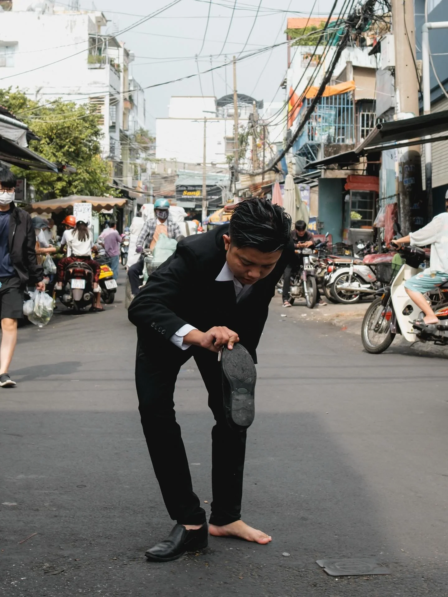 [SAIGON] Home sweet home
&bull;
There is no place I&rsquo;d rather be in Saigon than Pham Viet Chanh

#MyVietnam #streetstyle #vietnamstreets #life_is_street #myspc #friendsinstreets #streethunters #trs_members #streetsansfrontieres #spicollective #i