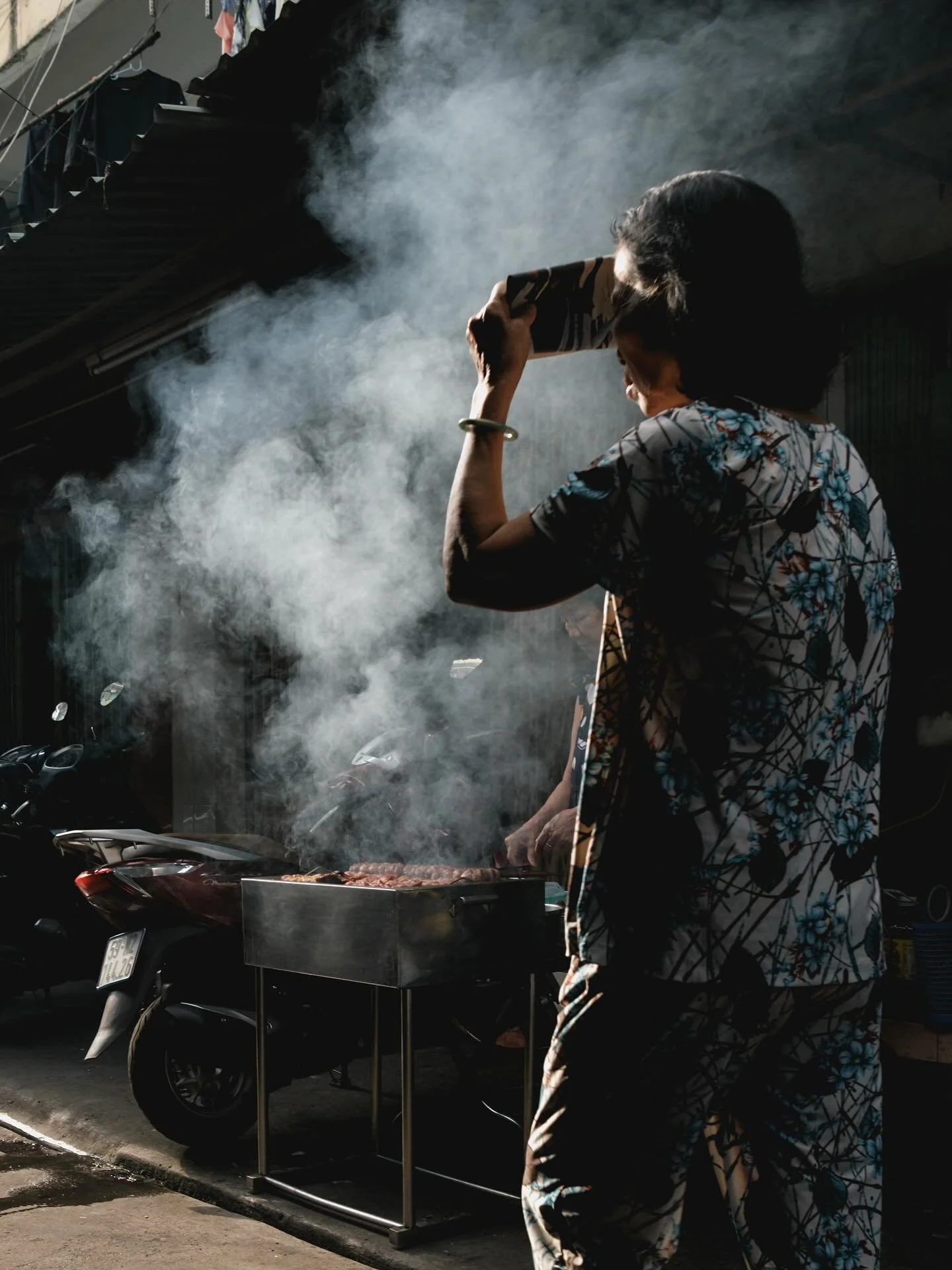 [SAIGON] Some images from recent Rise and Shine tours
&bull;
Join me on an immersive photography tour and capture the real Saigon through your lens

#MyVietnam #streetstyle #vietnamstreets #life_is_street #myspc #friendsinstreets #streethunters #trs_