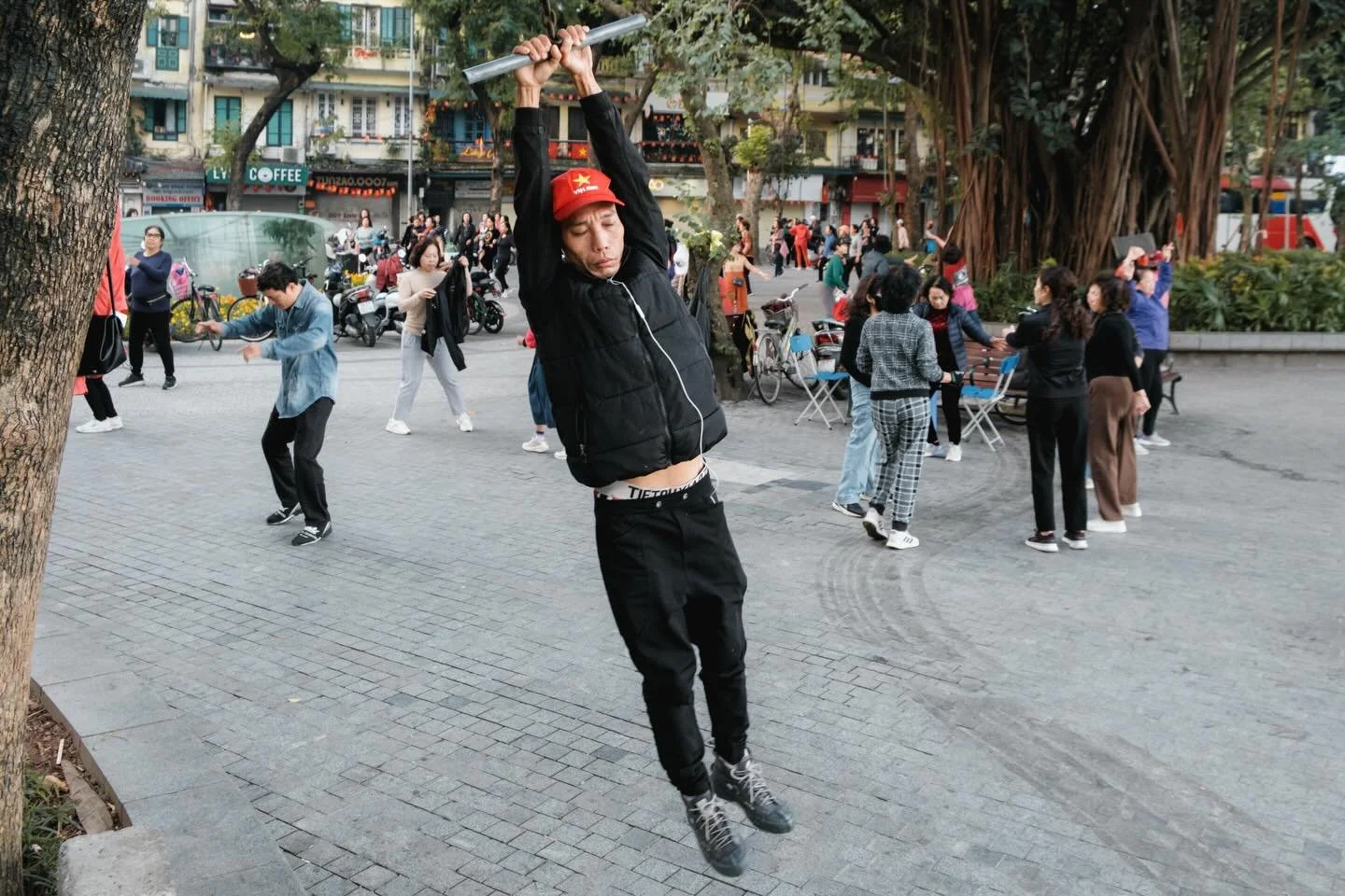 [HANOI] By the lake
&bull;
&bull;
&bull;
#MyVietnam #streetstyle #vietnamstreets #life_is_street #myspc friendsinstreets streethunters trs_members streetsansfrontieres spicollective infinity_street magnumphotos yourshotphotographer reportagespotlight