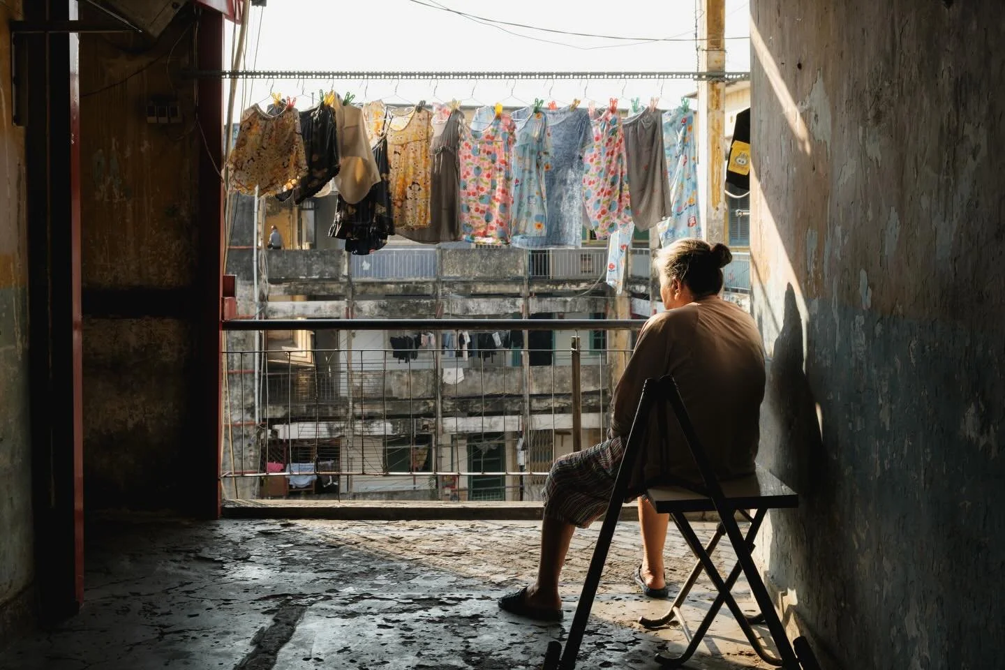 [SAIGON] Some images from recent Step into Saigon Unseen tours
&bull;
Join me on an immersive photography tour and capture this incredible maze of hems through your lens

#saigonphotours #streetphotography #vietnamstreets #fujilfilmvietnam #saigon