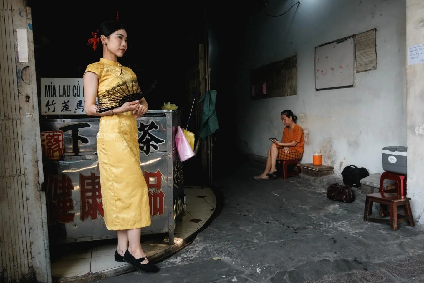 [SAIGON] Some images from recent Down in Chinatown tours
&bull;
Join me on an immersive photography tour to capture the secrets of the Chinese district 

#saigonphotours #streetphotography #vietnamstreets #fujilfilmvietnam #saigon