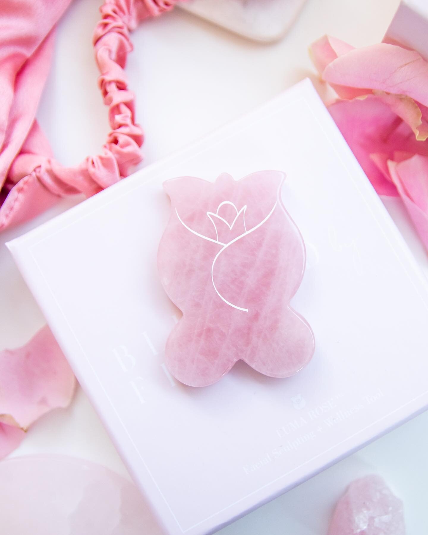 A Valentine&rsquo;s Gift like no other&hellip;✨

Rose quartz, with it&rsquo;s shimmering pink hues, is the Earth&rsquo;s loving crystal; this beautiful stone pours empathy straight into you, and eminates comforting vibrations, allowing you to set asi