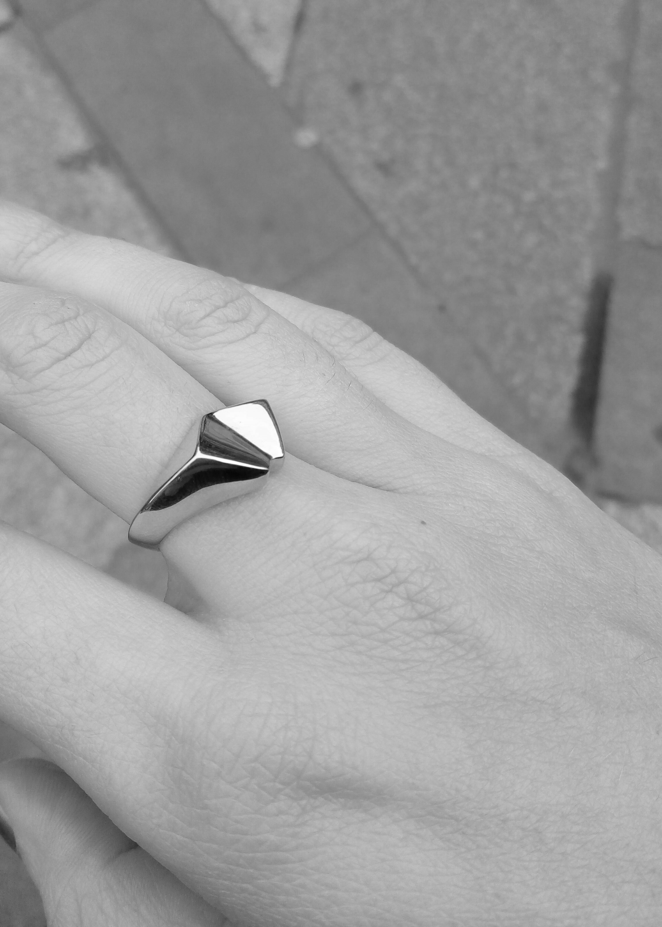 Yellow gold ring. A revised seal ring for our times