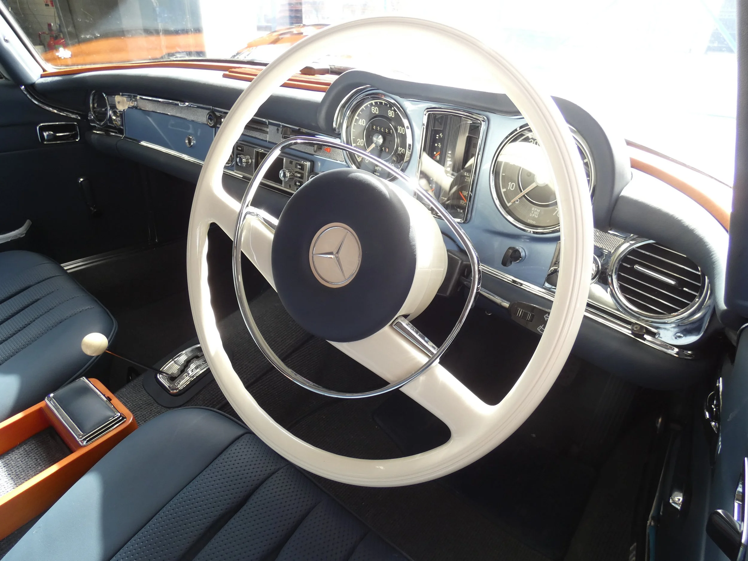 1969 Mercedes 280SL Pagoda Metallic Steering Wheel