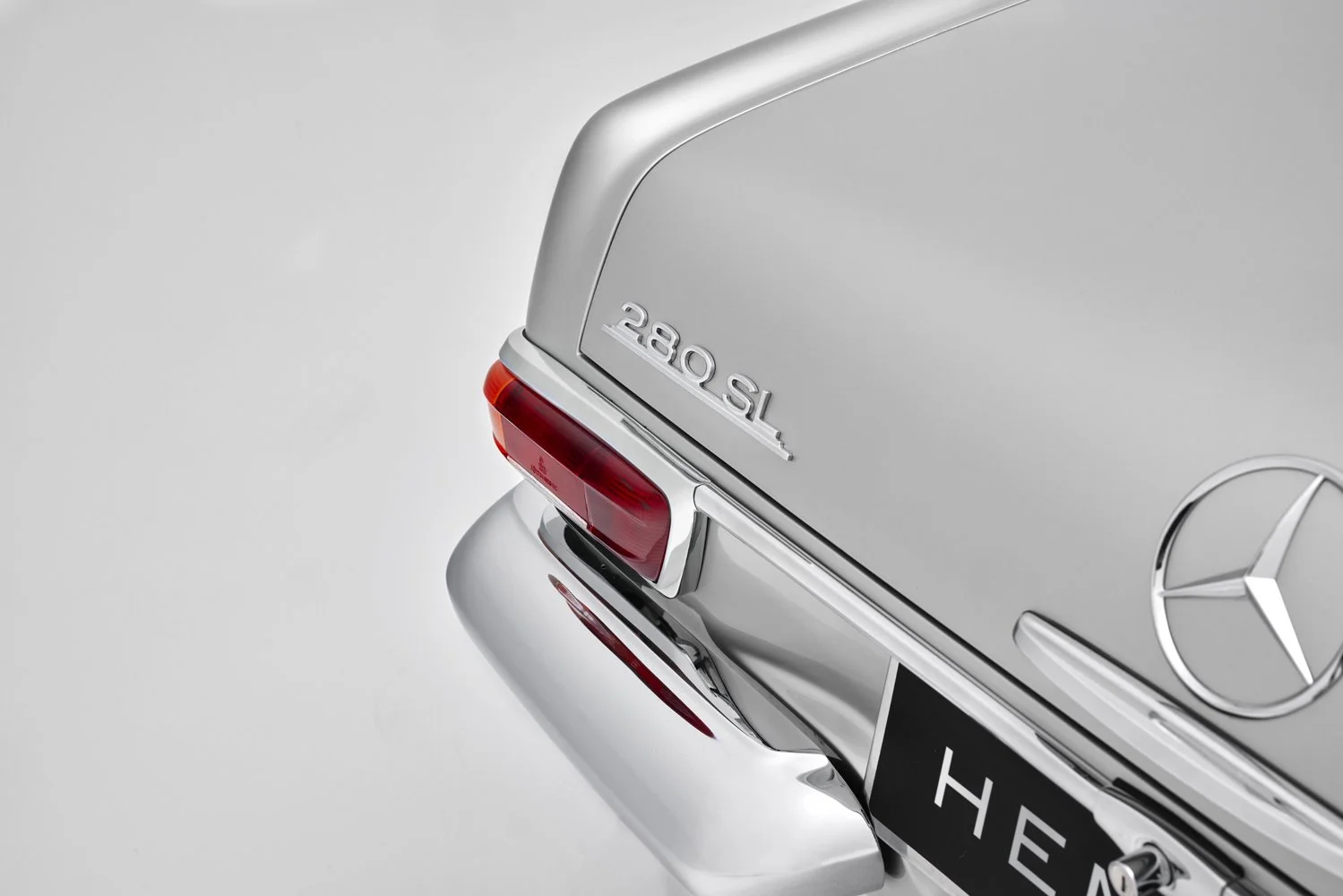 Mercedes_Pagoda_szary_25.jpg