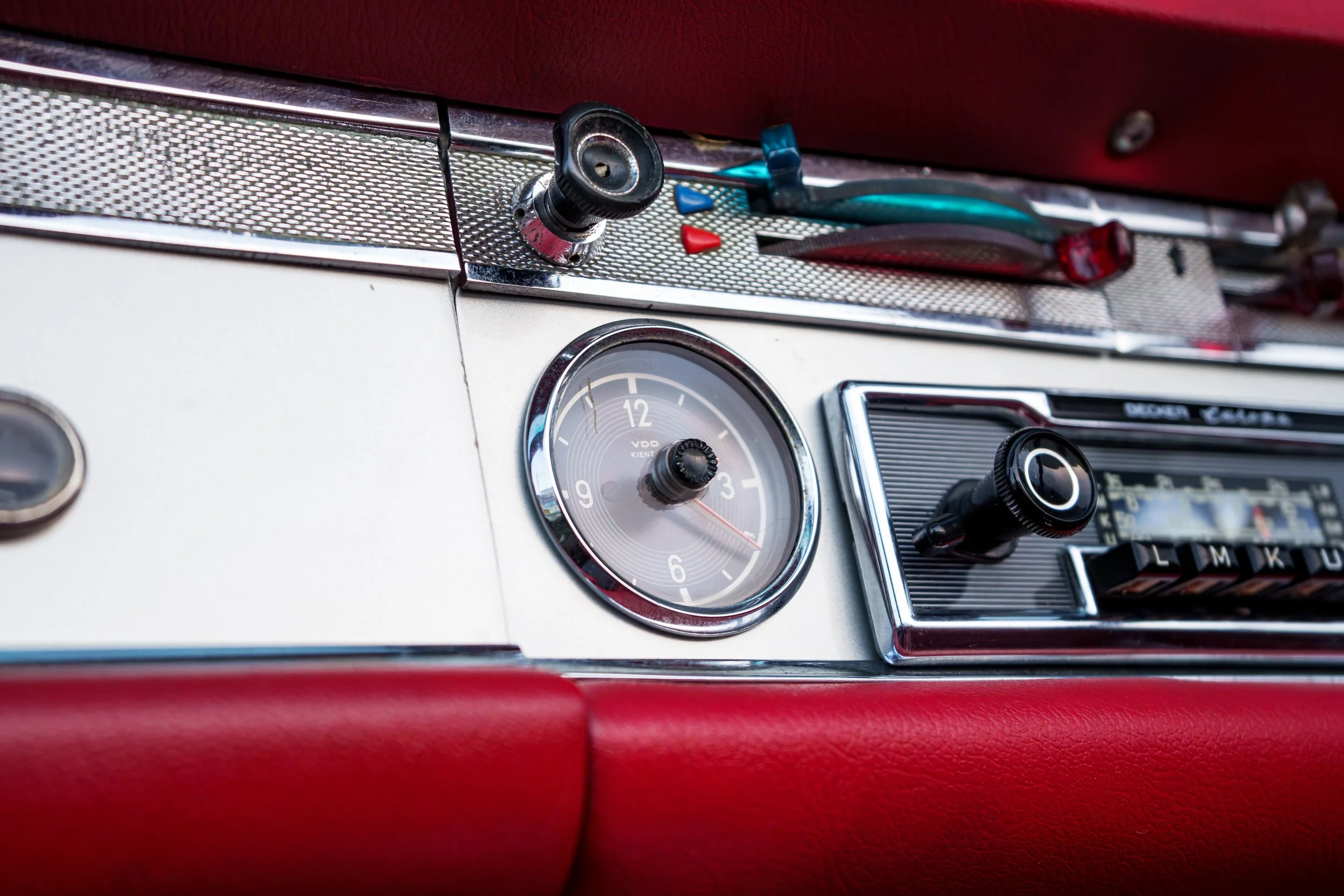 Silver-Red 230SL-34.jpg