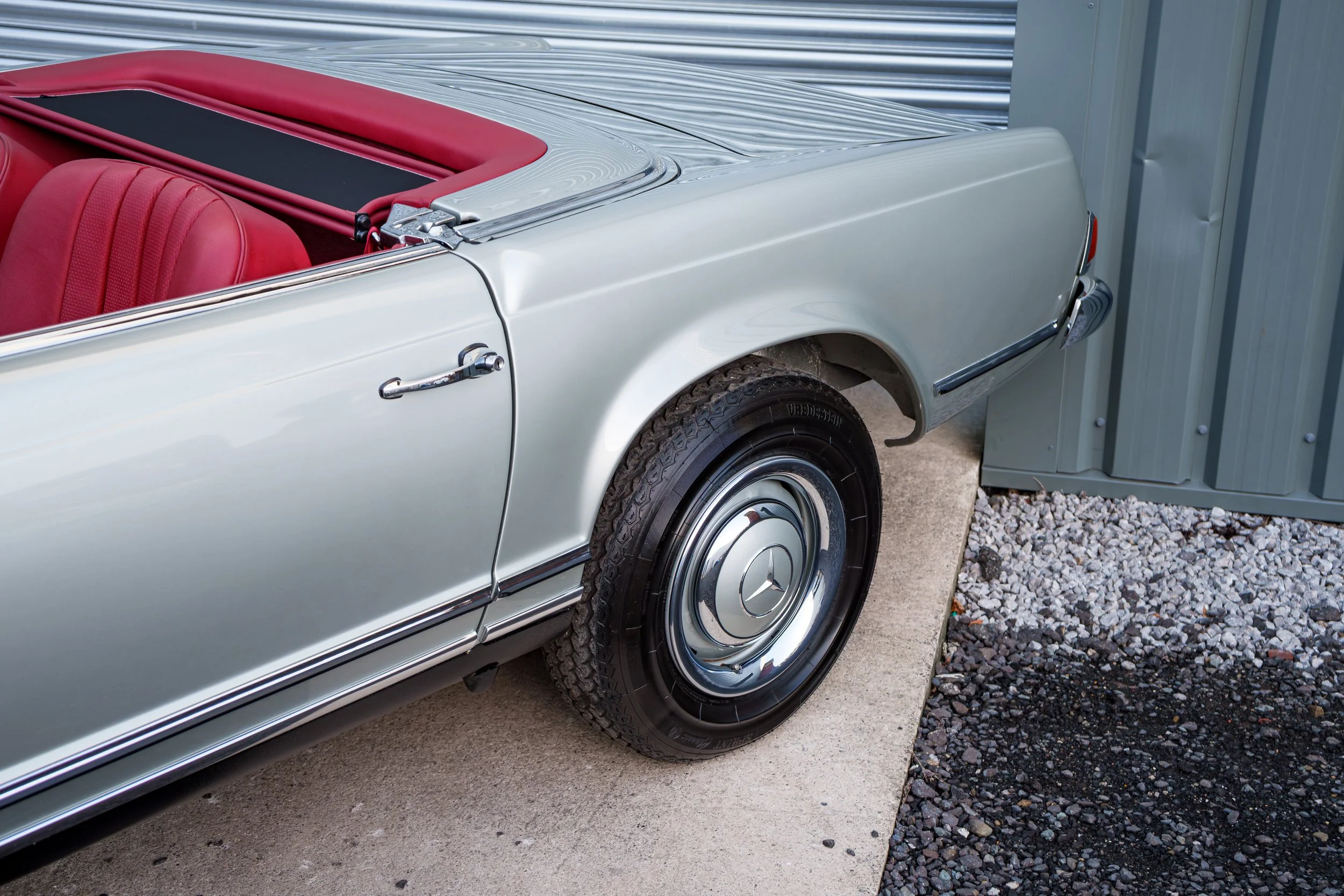 Silver-Red 230SL-7.jpg