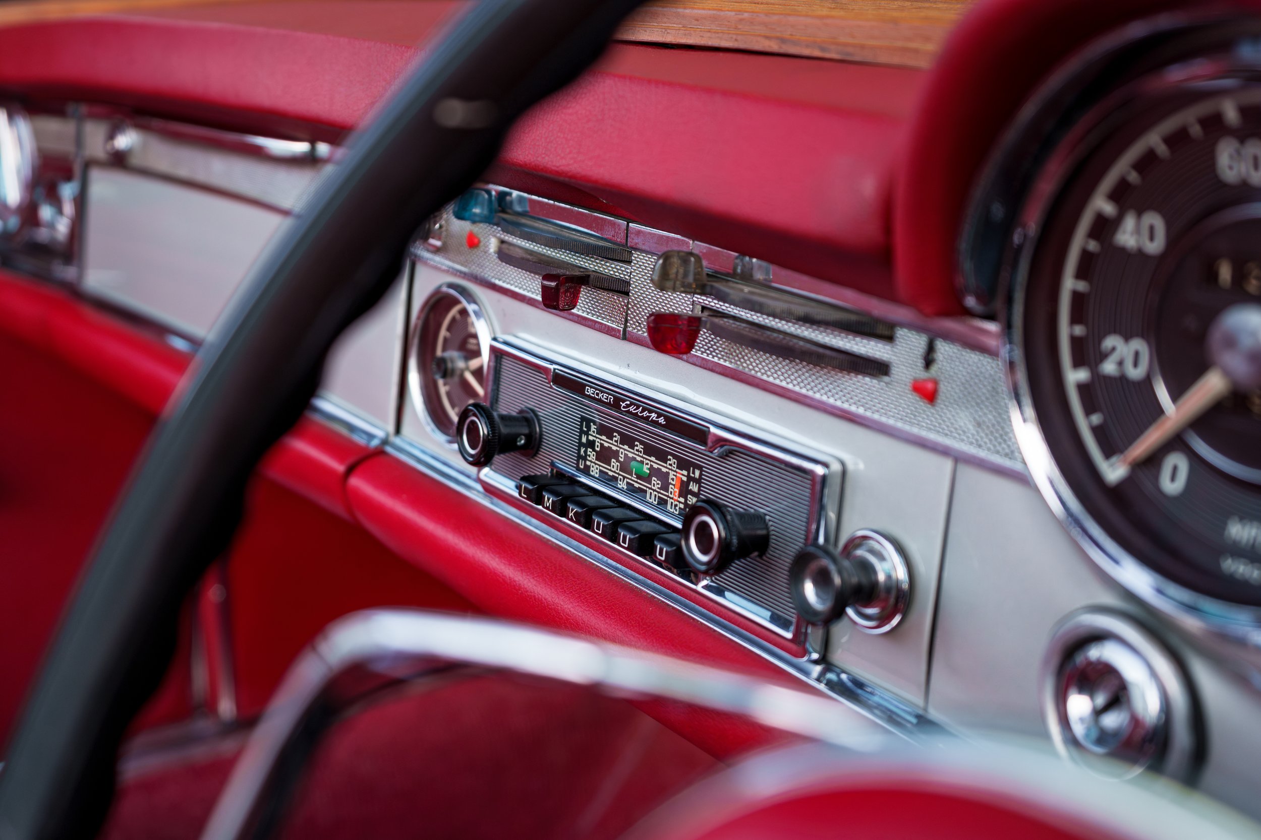 Silver-Red 230SL-32.jpg