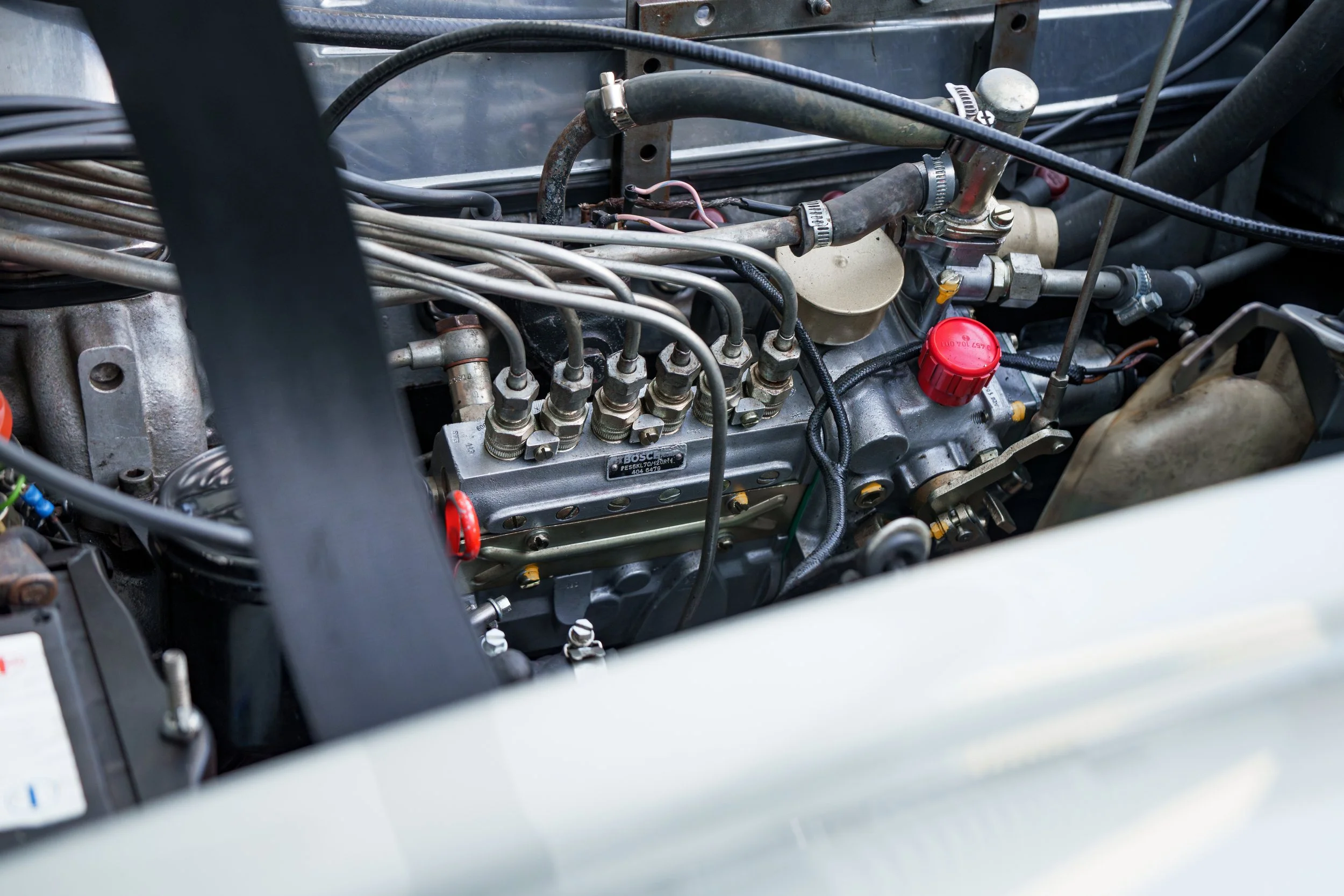 Silver-Red 230SL-24.jpg
