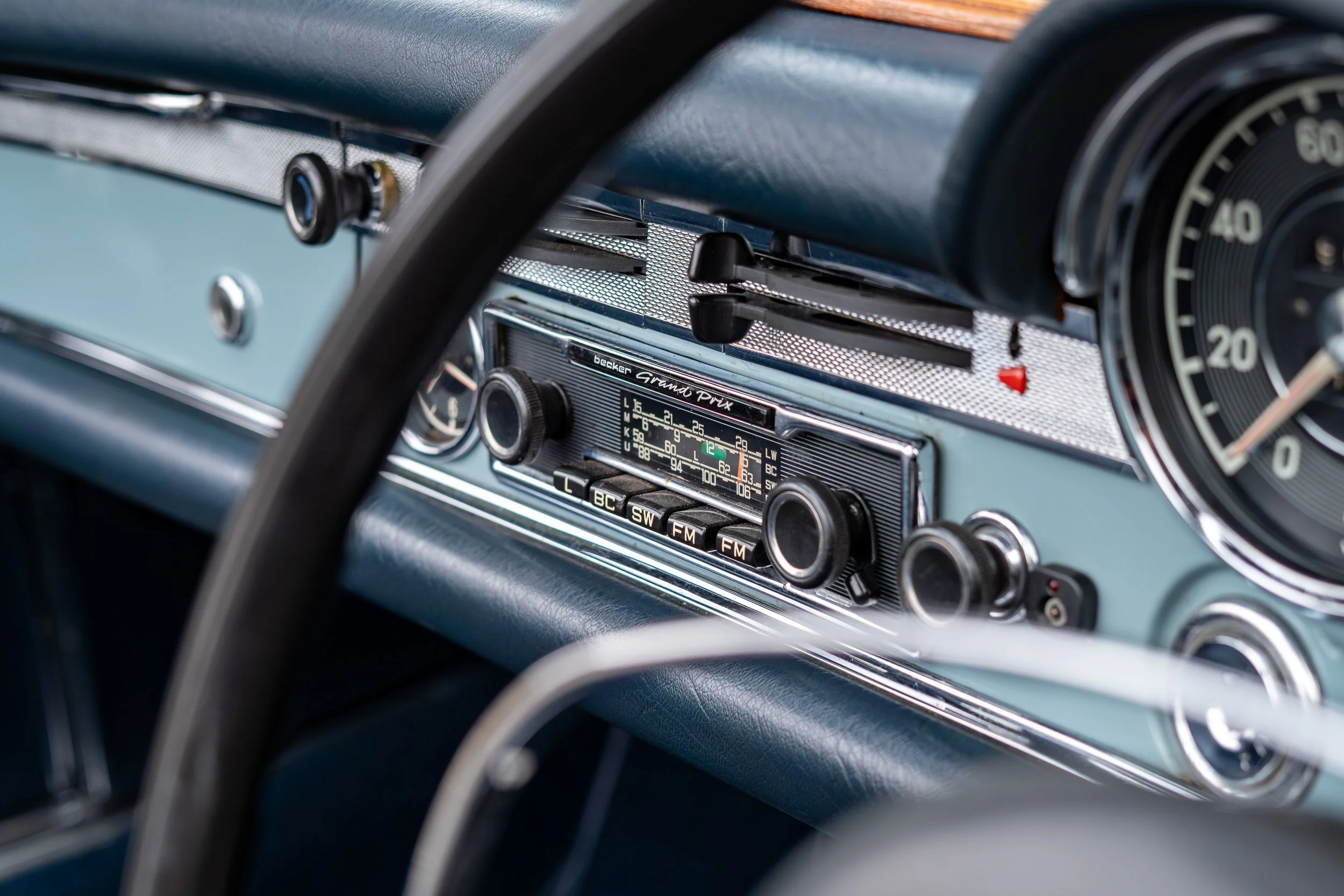 Blue 280 SL Pagoda-29.jpg