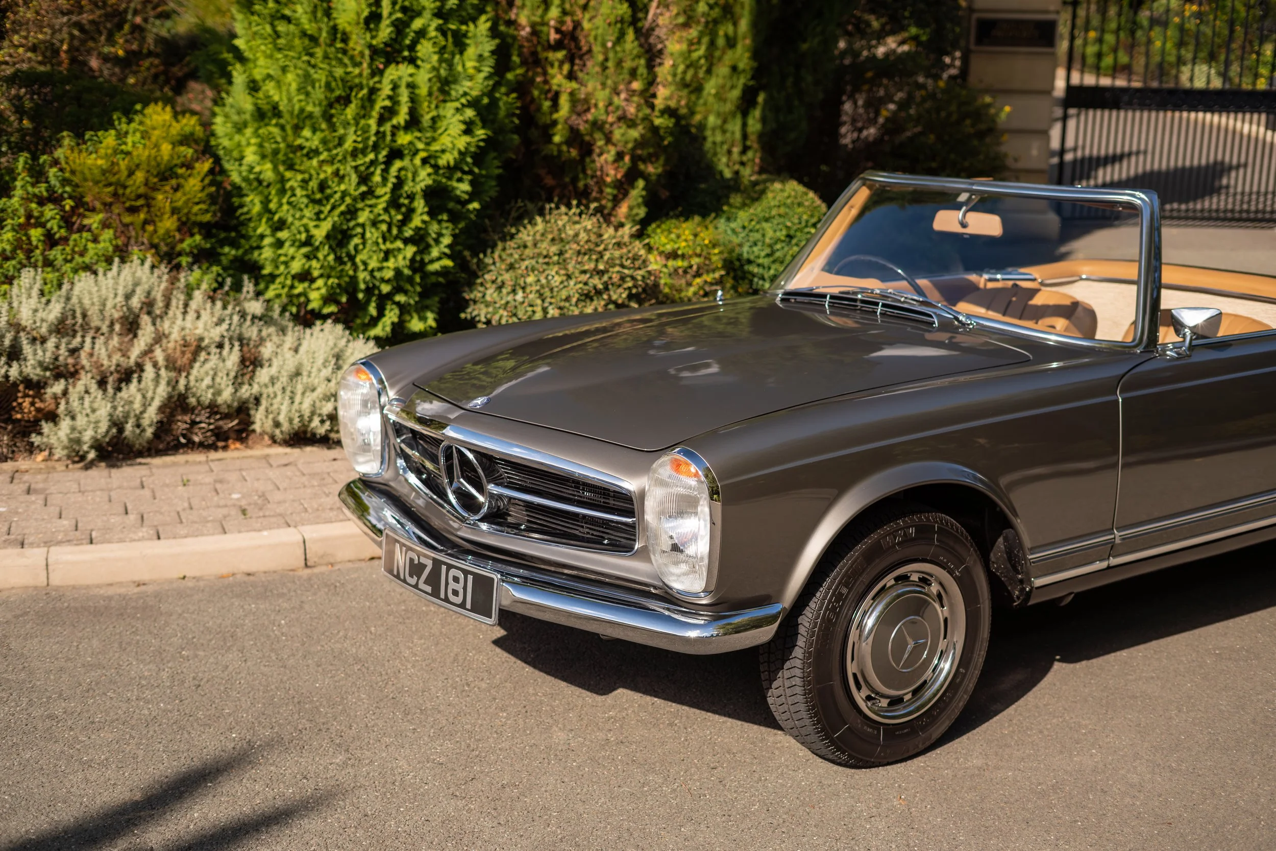 Grey 280 SL-28.jpg