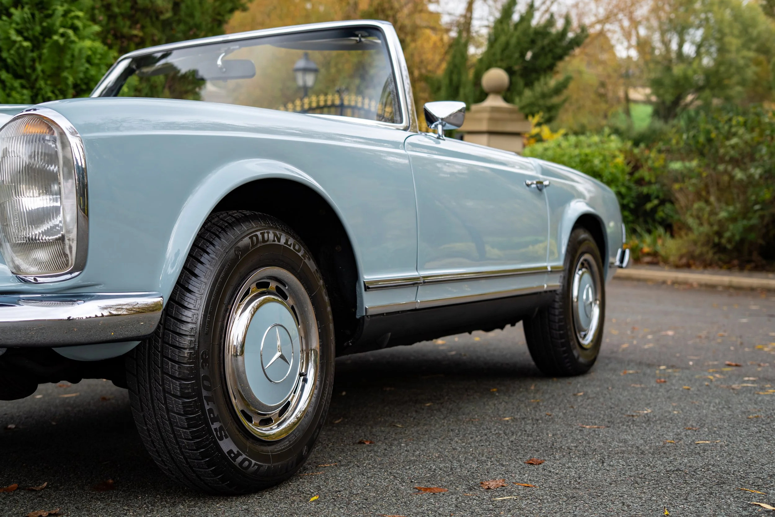 Blue 280 SL Pagoda-4.jpg
