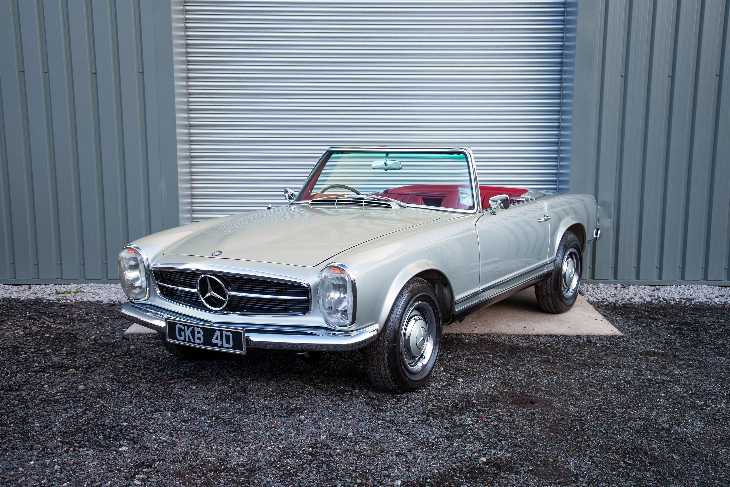 Silver-Red 230SL-5.png