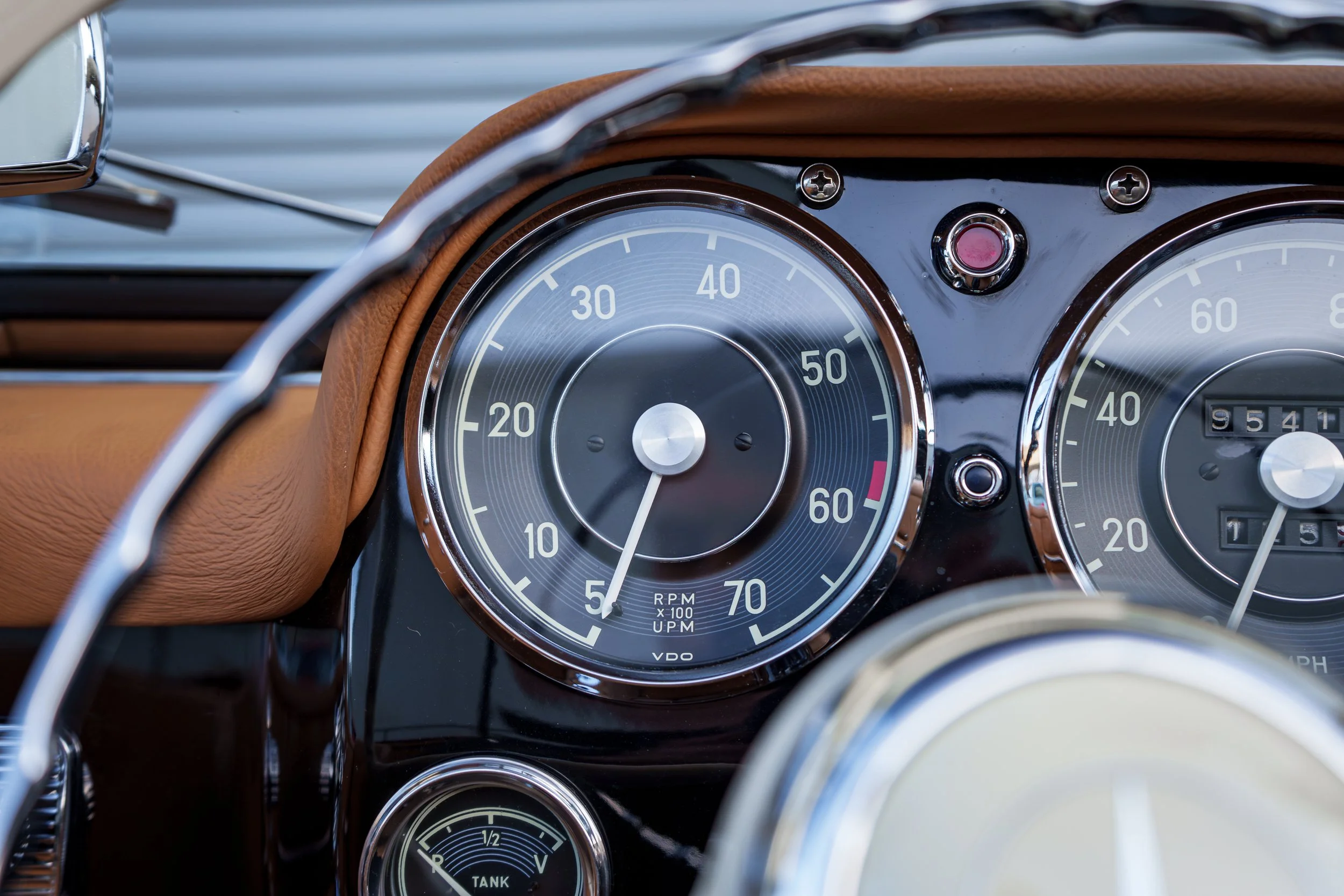 Black-Tan 190SL-30.jpg