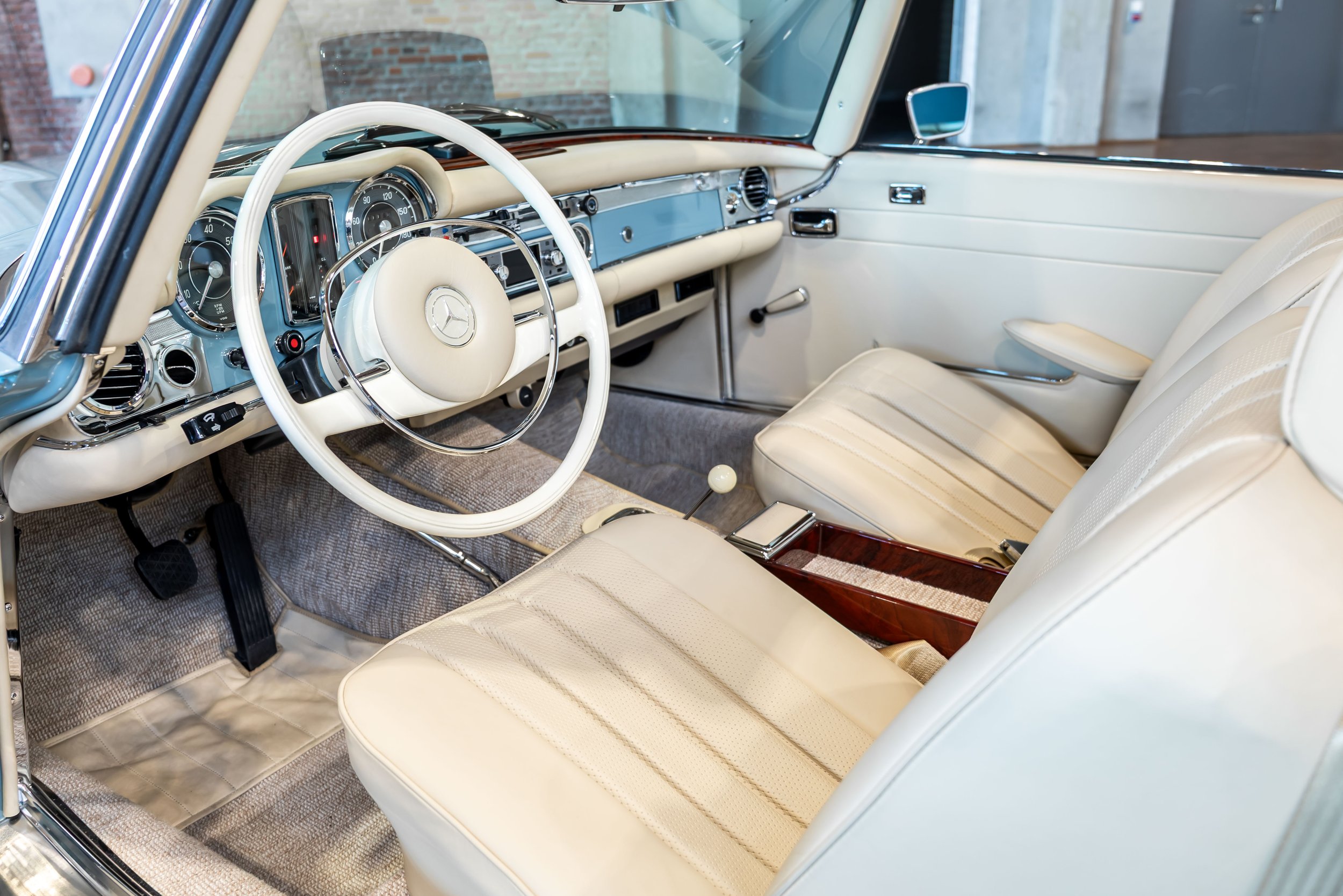 Mercedes-Benz 280SL Pagode - Mobile --36.jpg