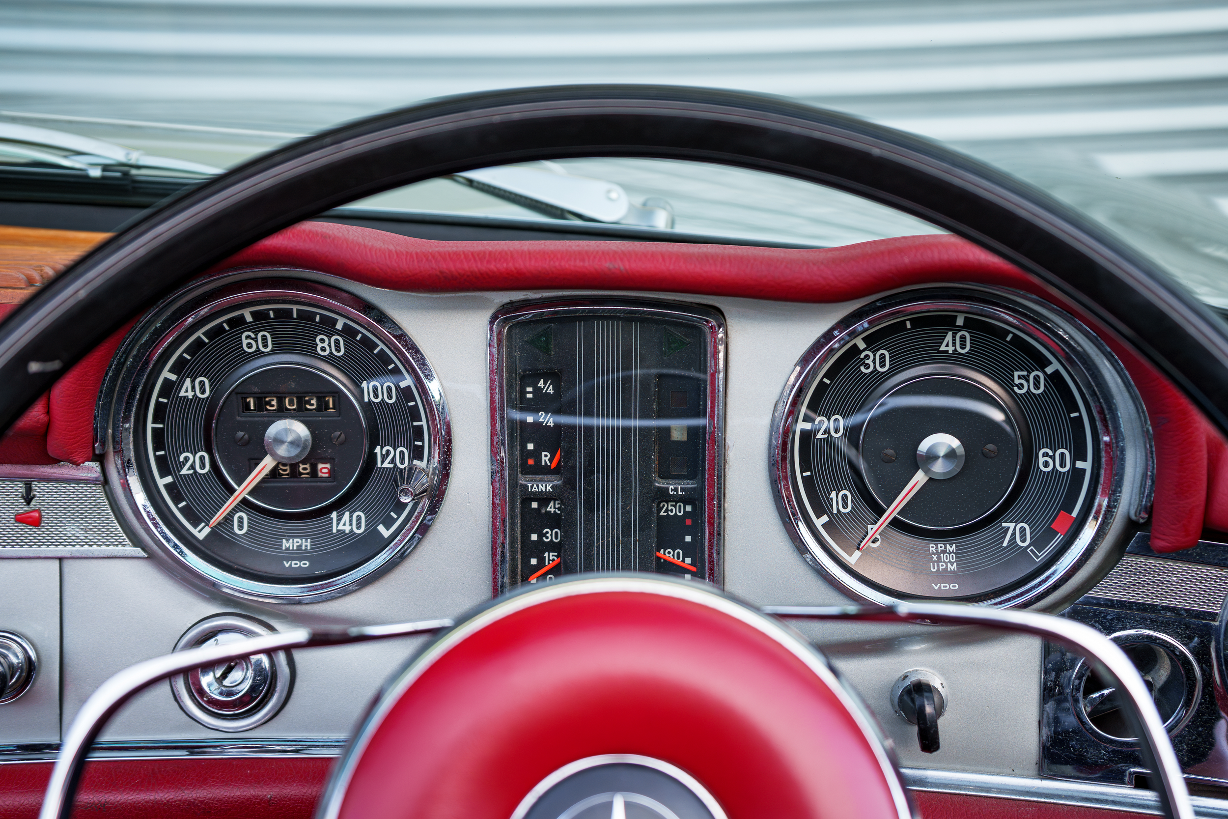 Silver-Red 230SL-31.png