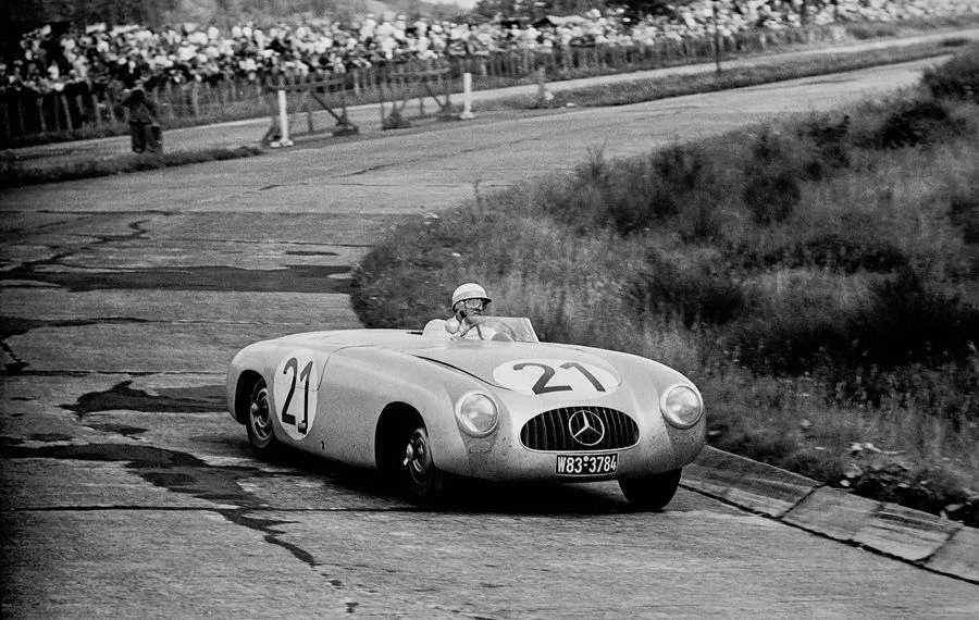 The Legendary Mercedes-Benz 300SL — HEMMELS