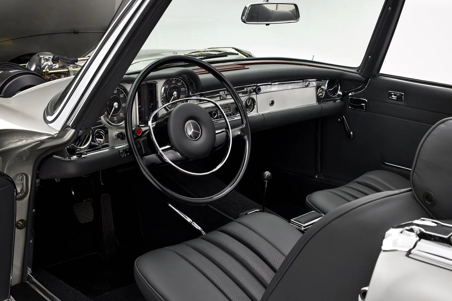 Mercedes_Pagoda_szary_38.jpg