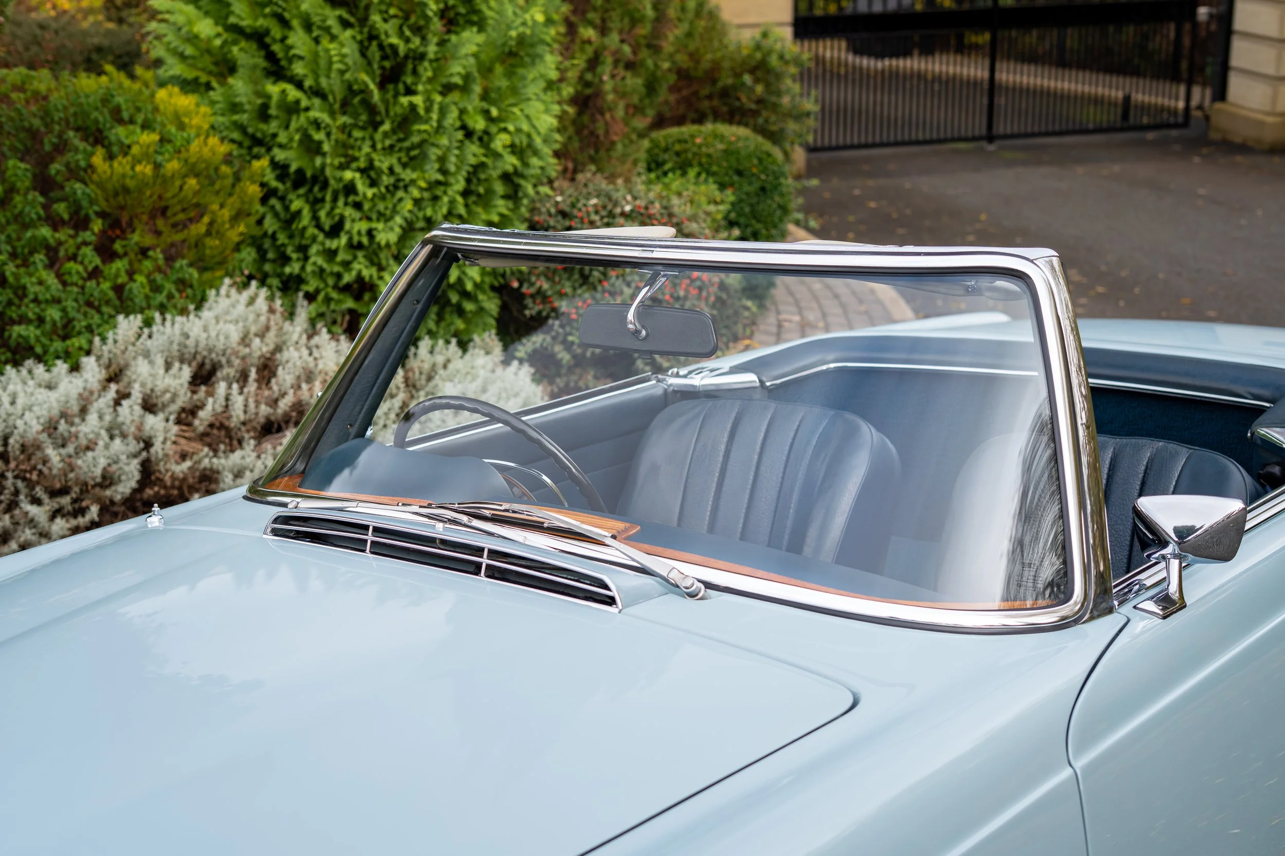 Blue 280 SL Pagoda-5.jpg