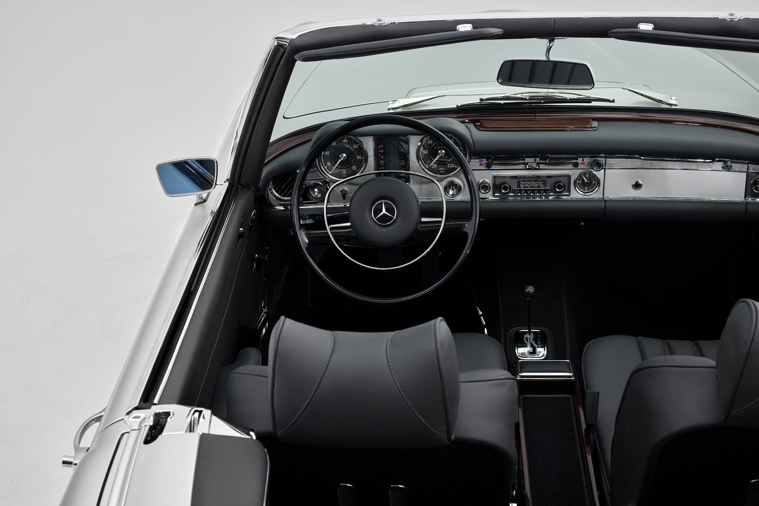 Mercedes_Pagoda_szary_31.jpg