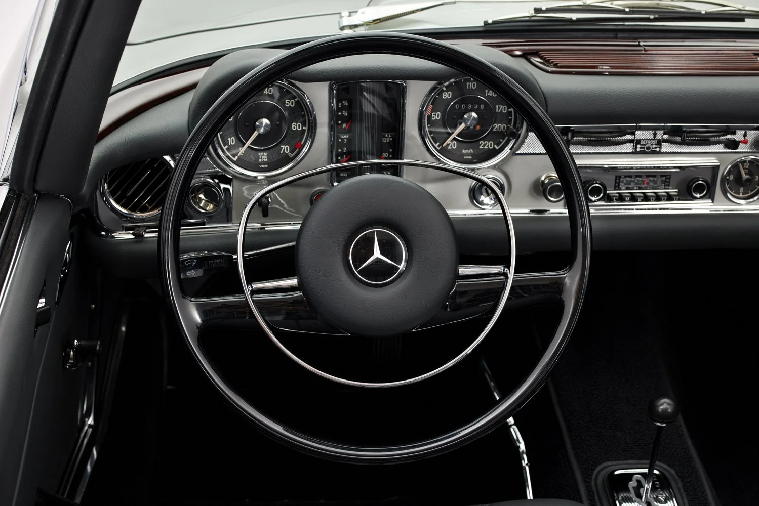 Mercedes_Pagoda_szary_36.jpg
