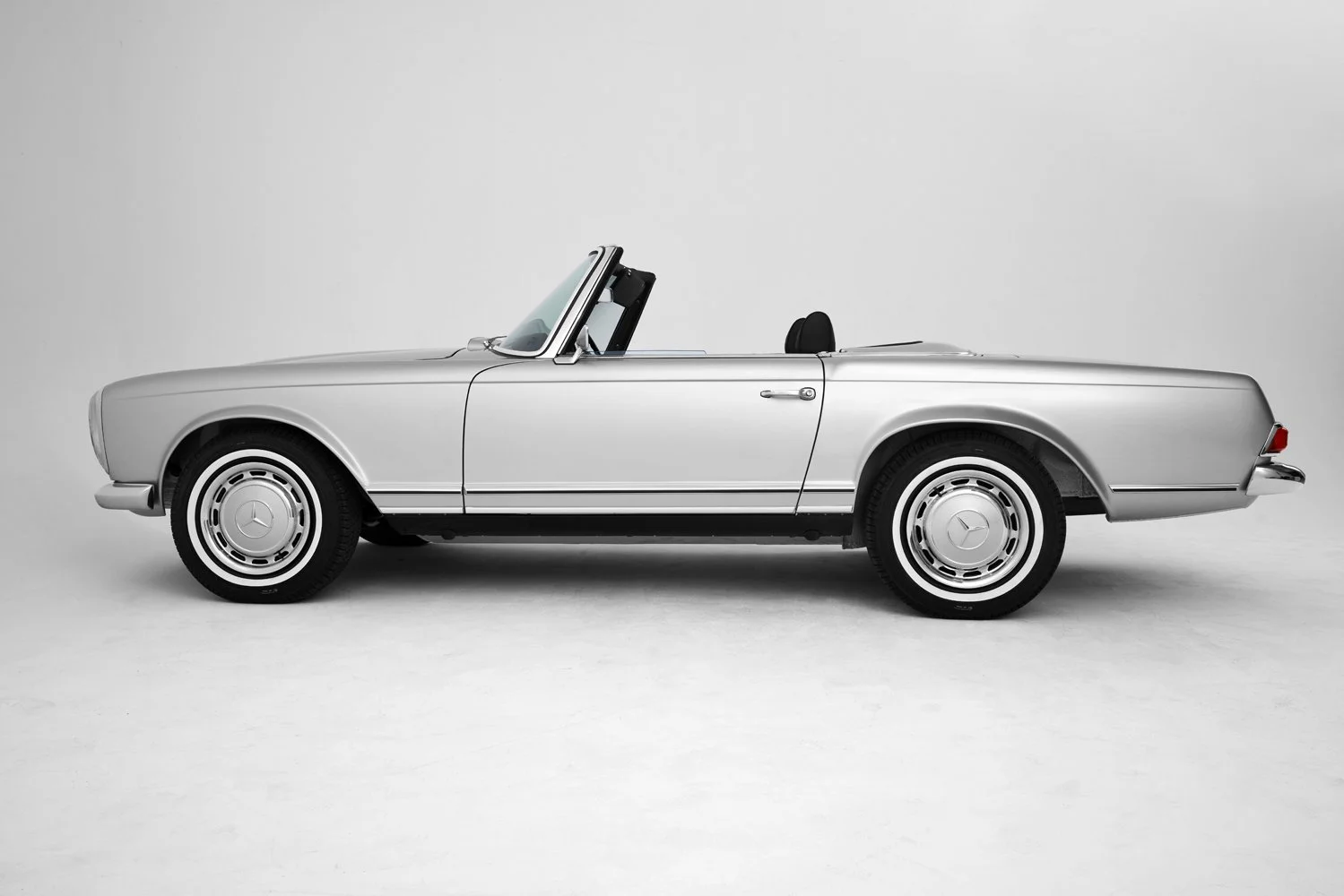 Mercedes_Pagoda_szary_04.jpg