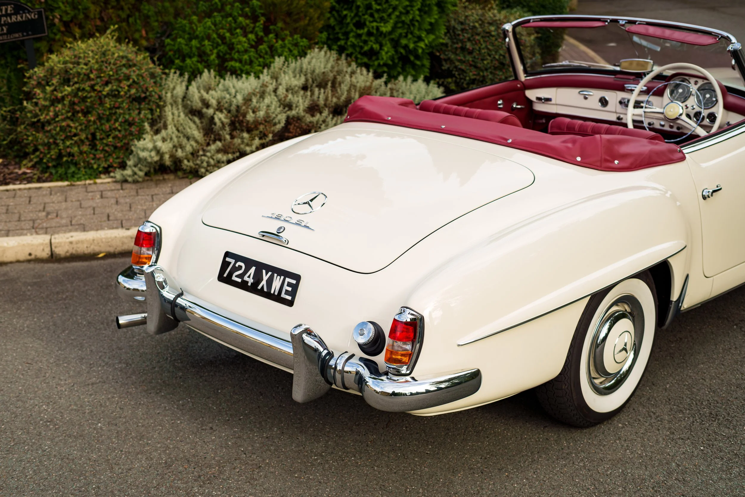 White 190 SL-16.jpg