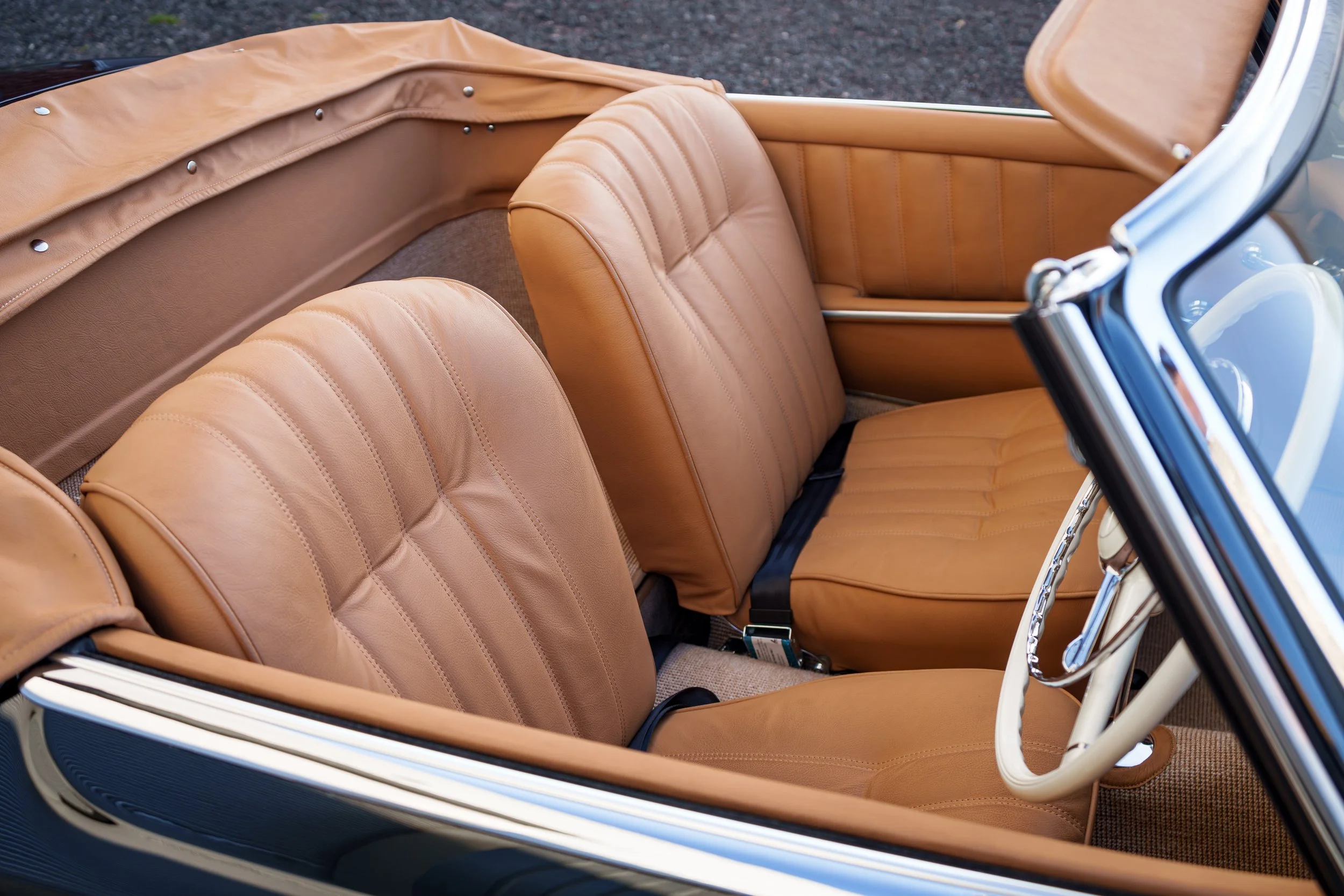 Black-Tan 190SL-10.jpg